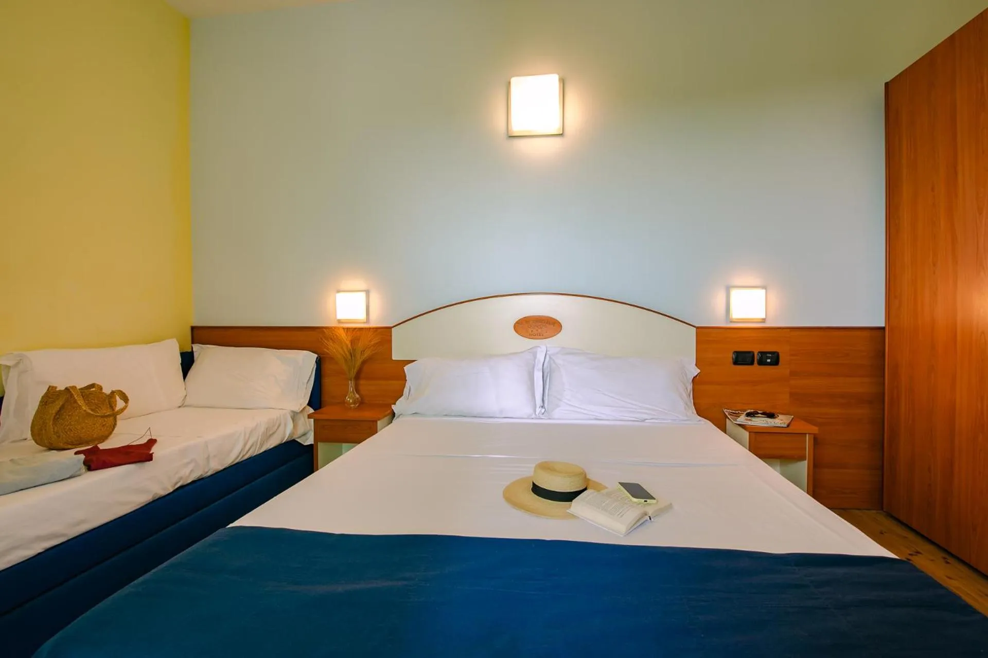 Photo of the whole room, Bed in New Bristol Sport Hotel