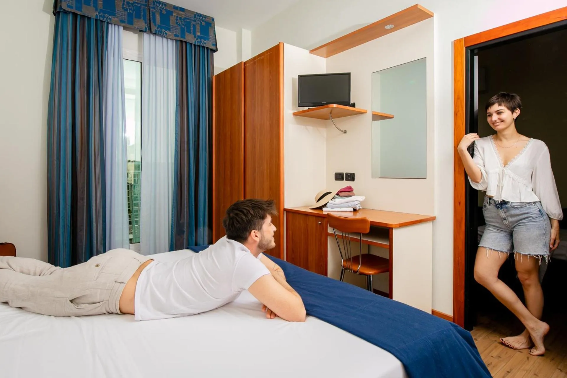 Bedroom, Bed in New Bristol Sport Hotel