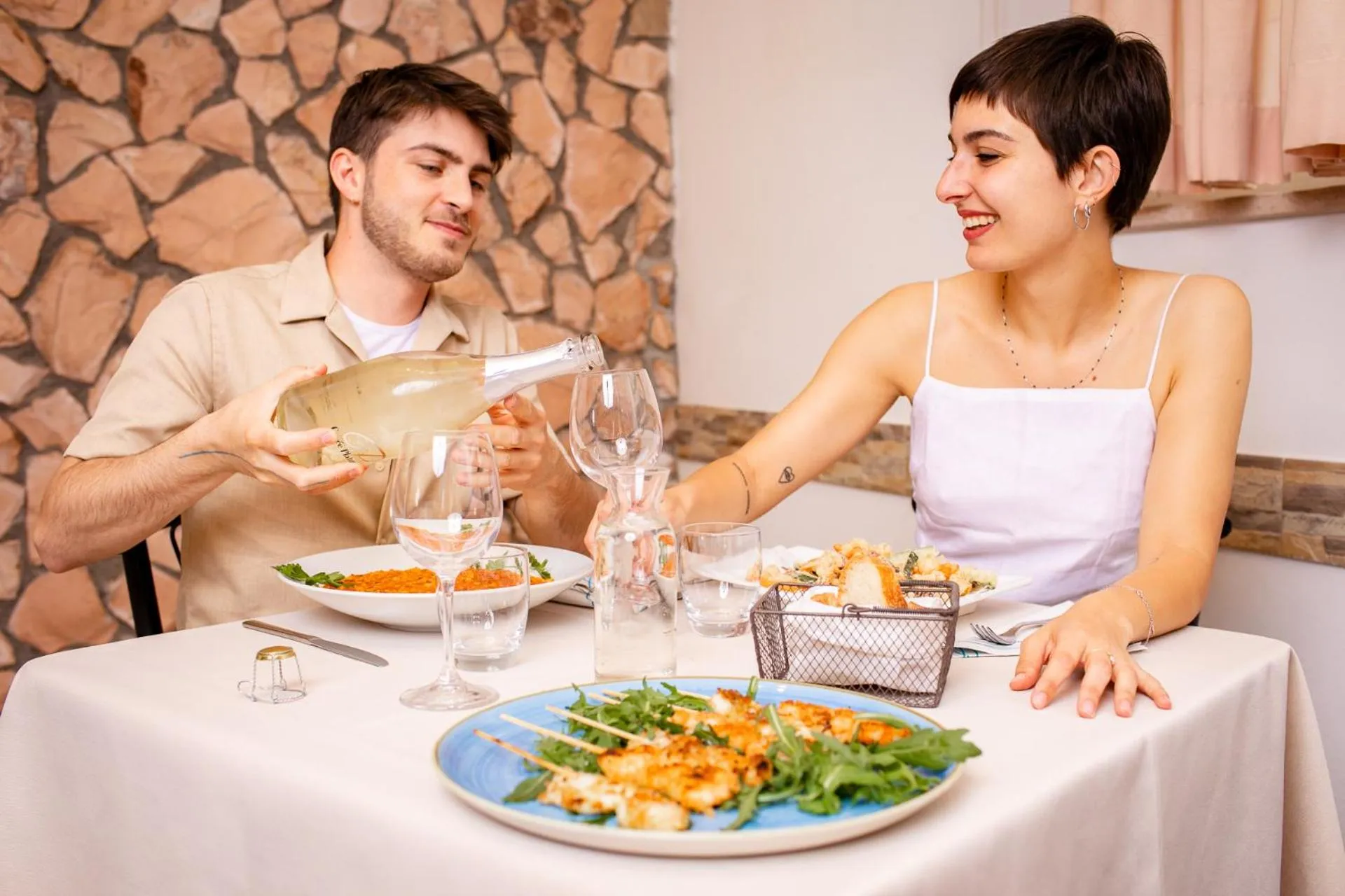 Restaurant/places to eat in New Bristol Sport Hotel