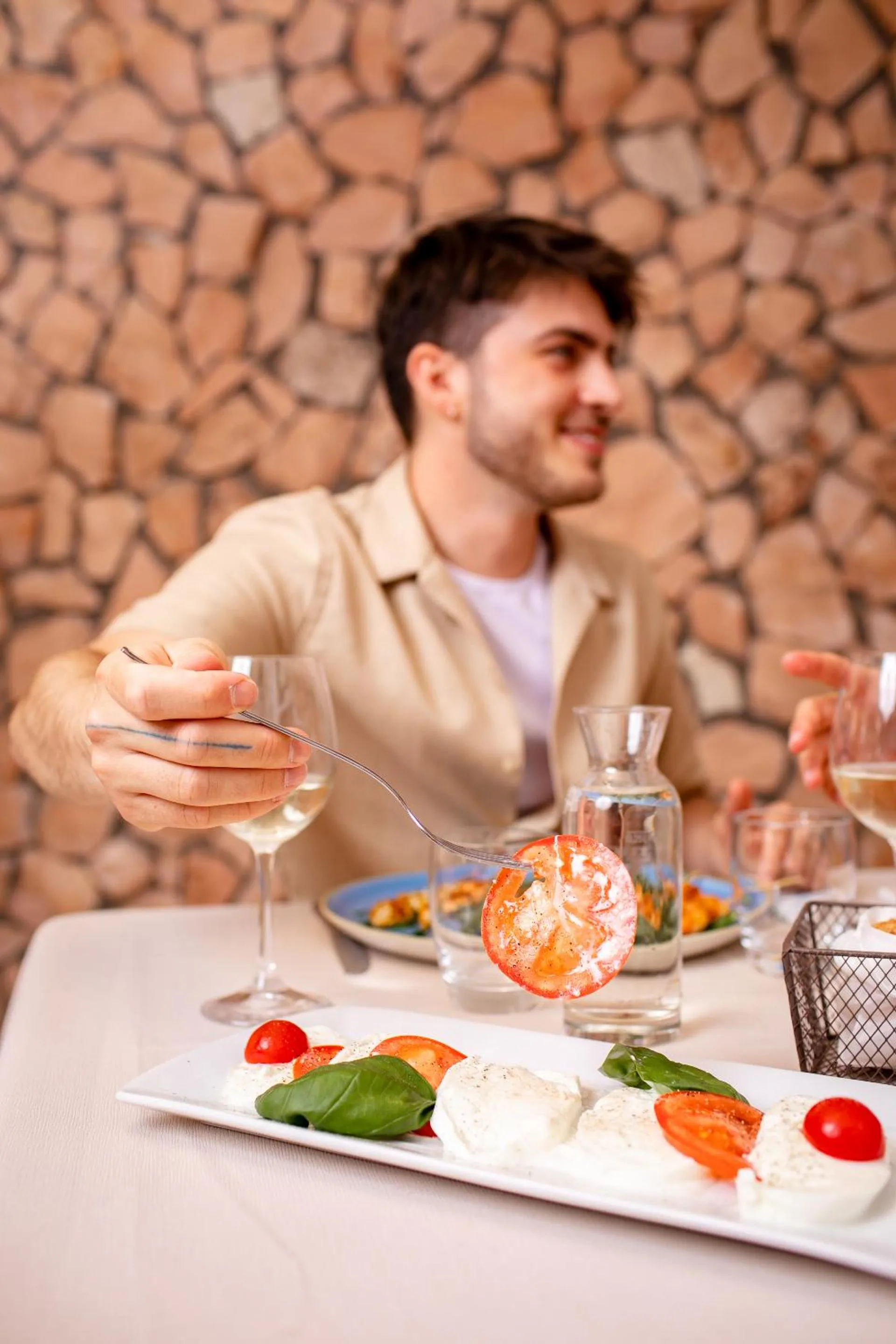 Restaurant/places to eat in New Bristol Sport Hotel