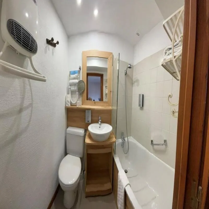 Toilet in Hotel de Bourgogne