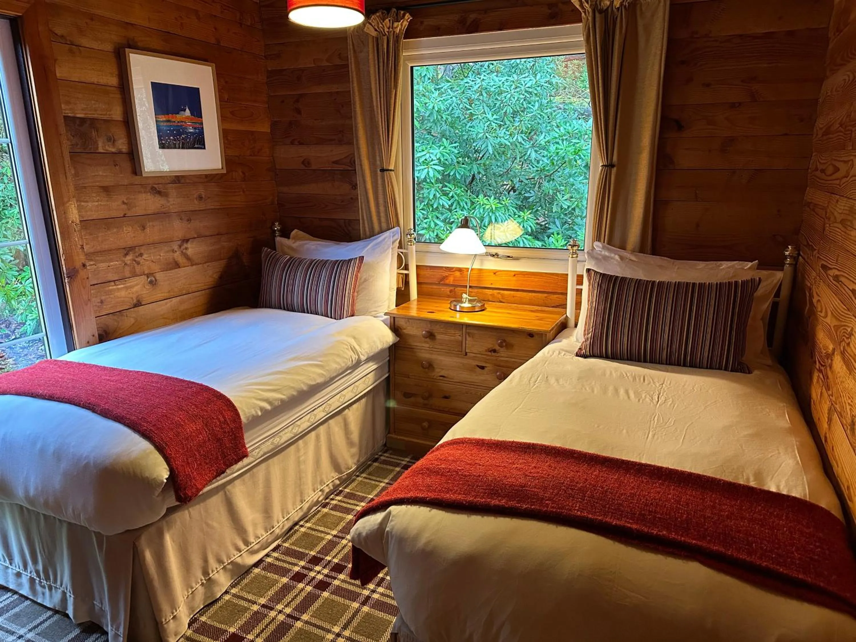 Bedroom, Bed in Pucks Glen Lodges, Rashfield, by Dunoon
