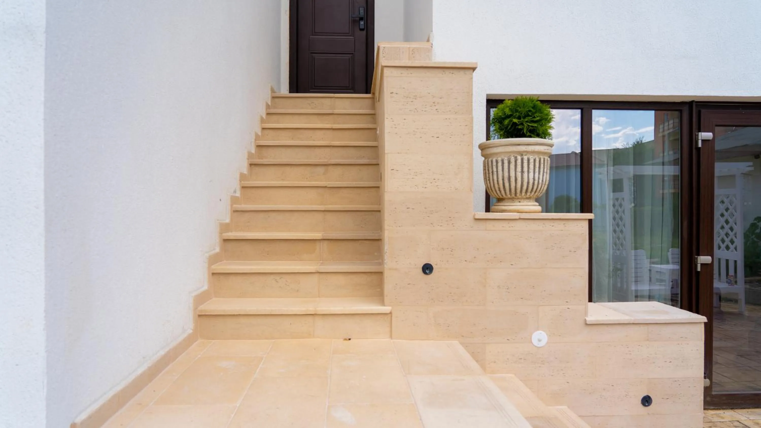 Facade/entrance in Avenue Venus - Avenue Hotels