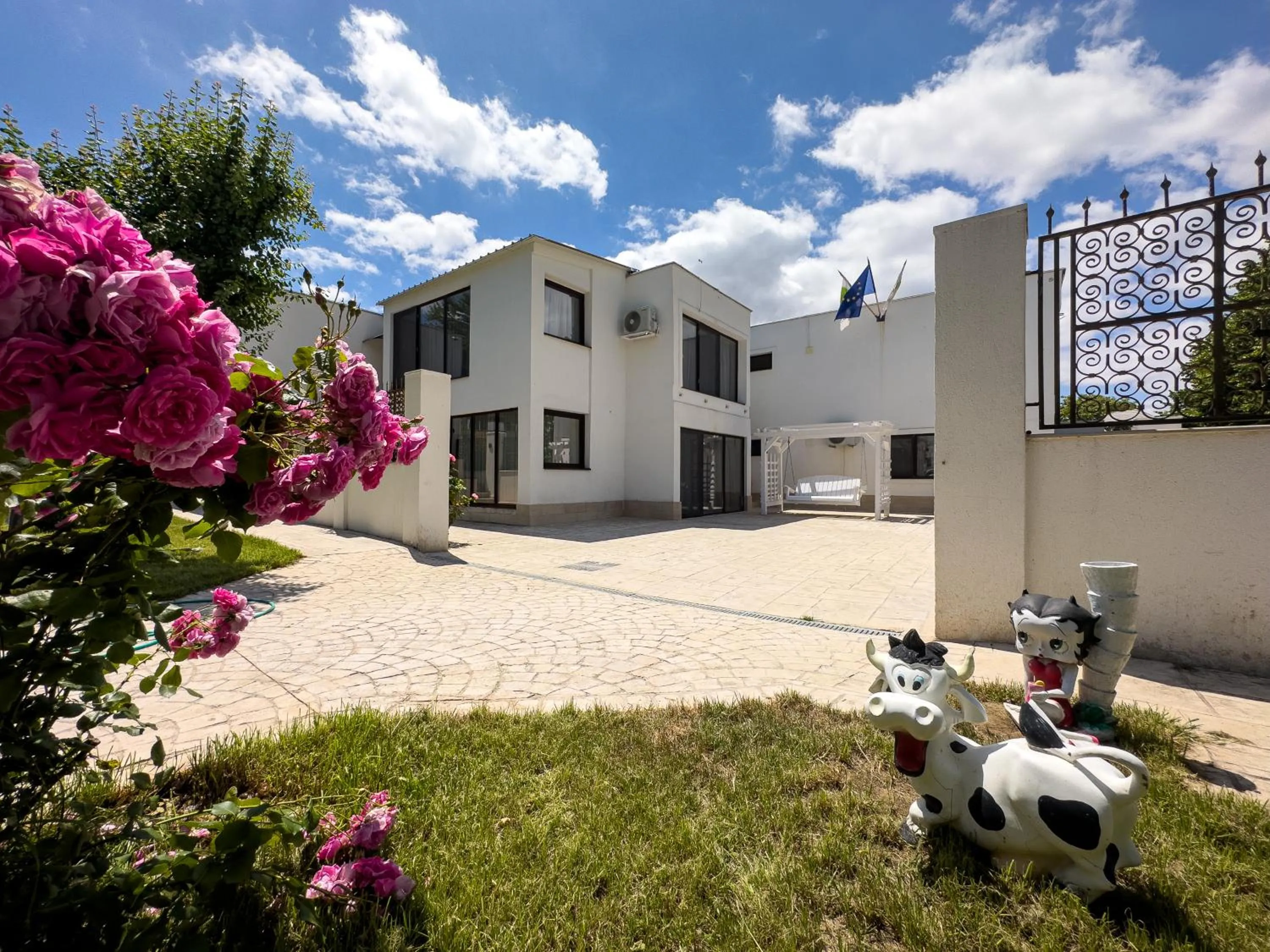 Property building in Avenue Venus - Avenue Hotels