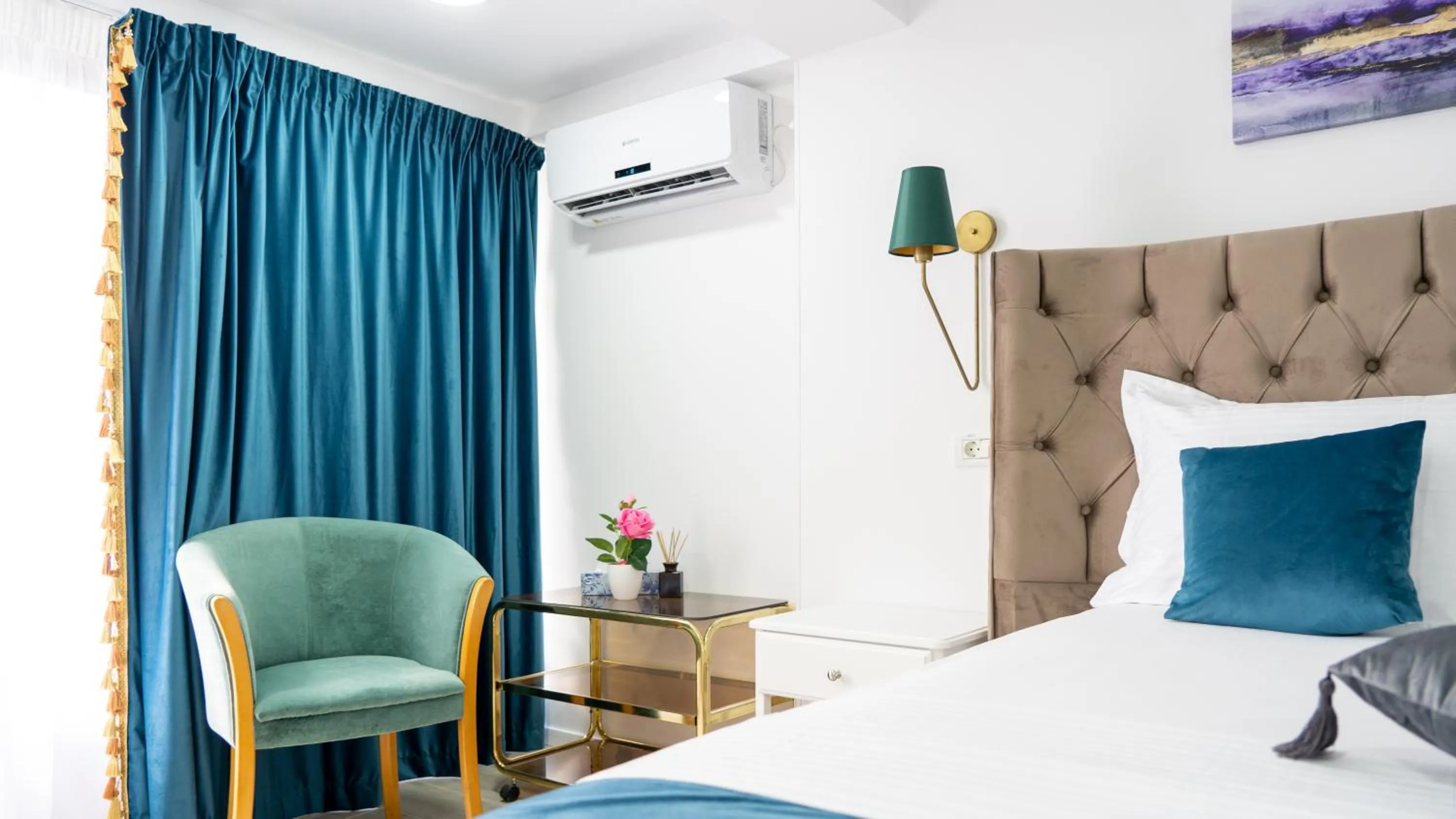 Bed in Avenue Venus - Avenue Hotels