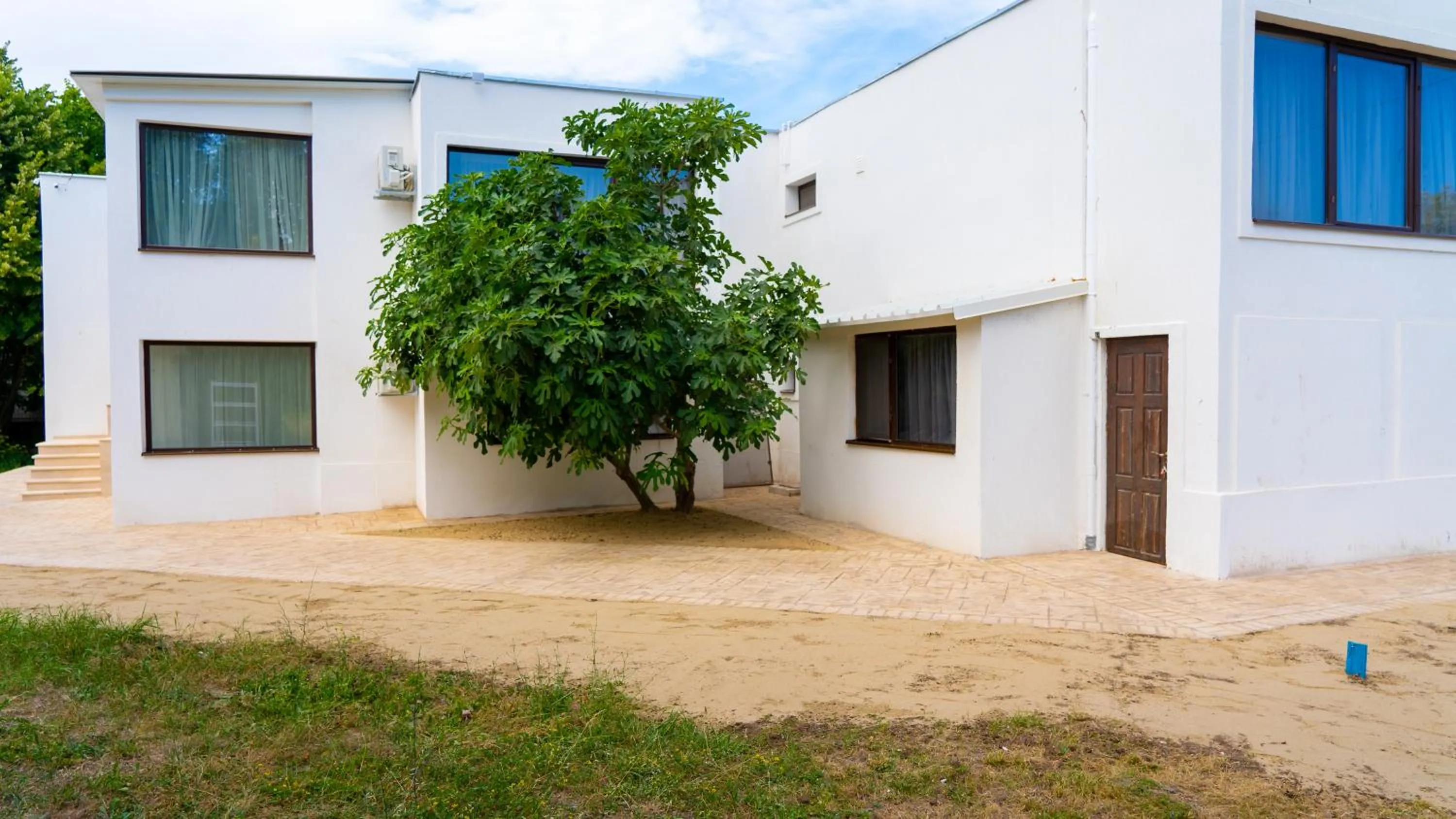 Property building in Avenue Venus - Avenue Hotels