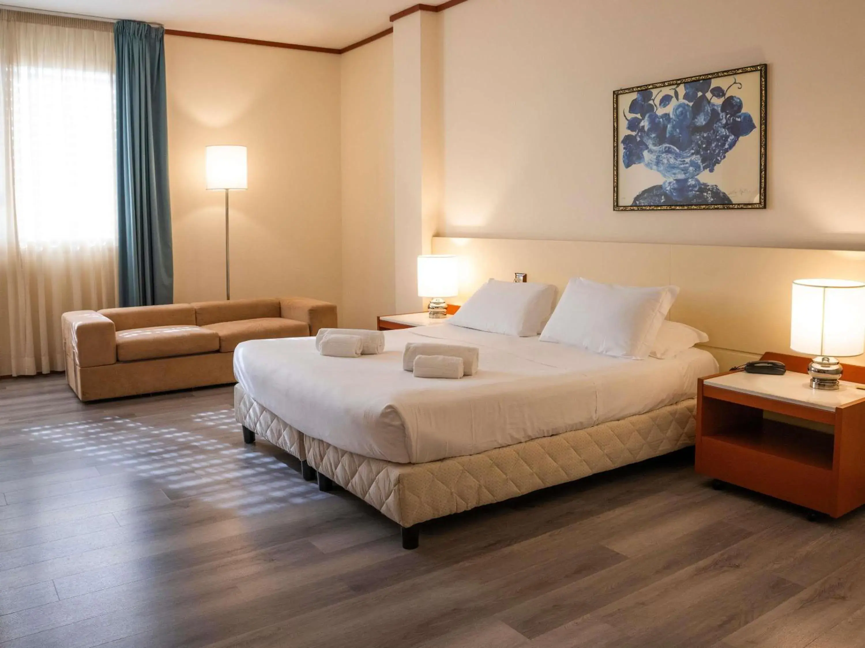 Bedroom, Bed in Mercure Hotel President Lecce Bedroom, Bed in Mercure Hotel President Lecce