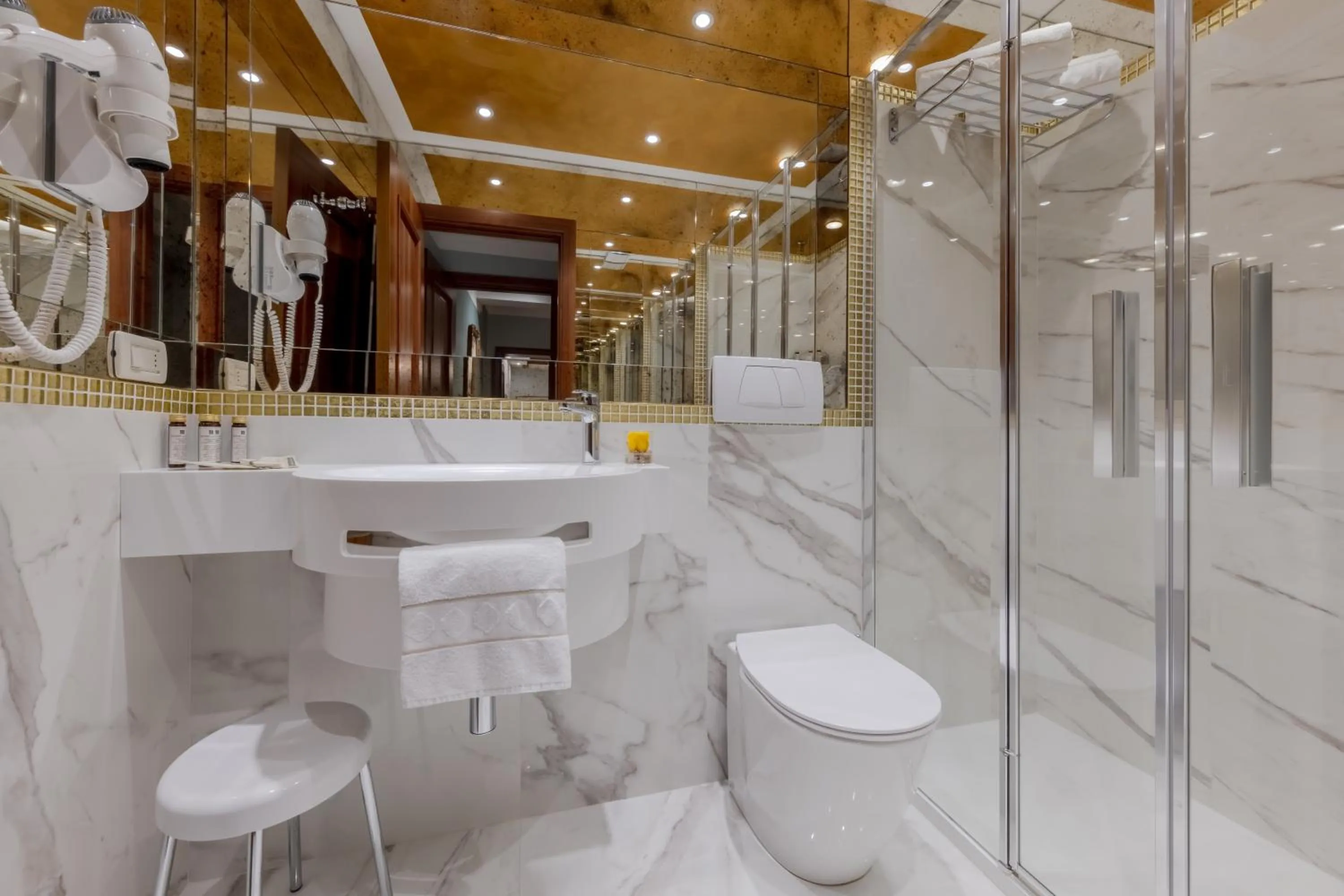 Bathroom in Cà dell'arte Suite