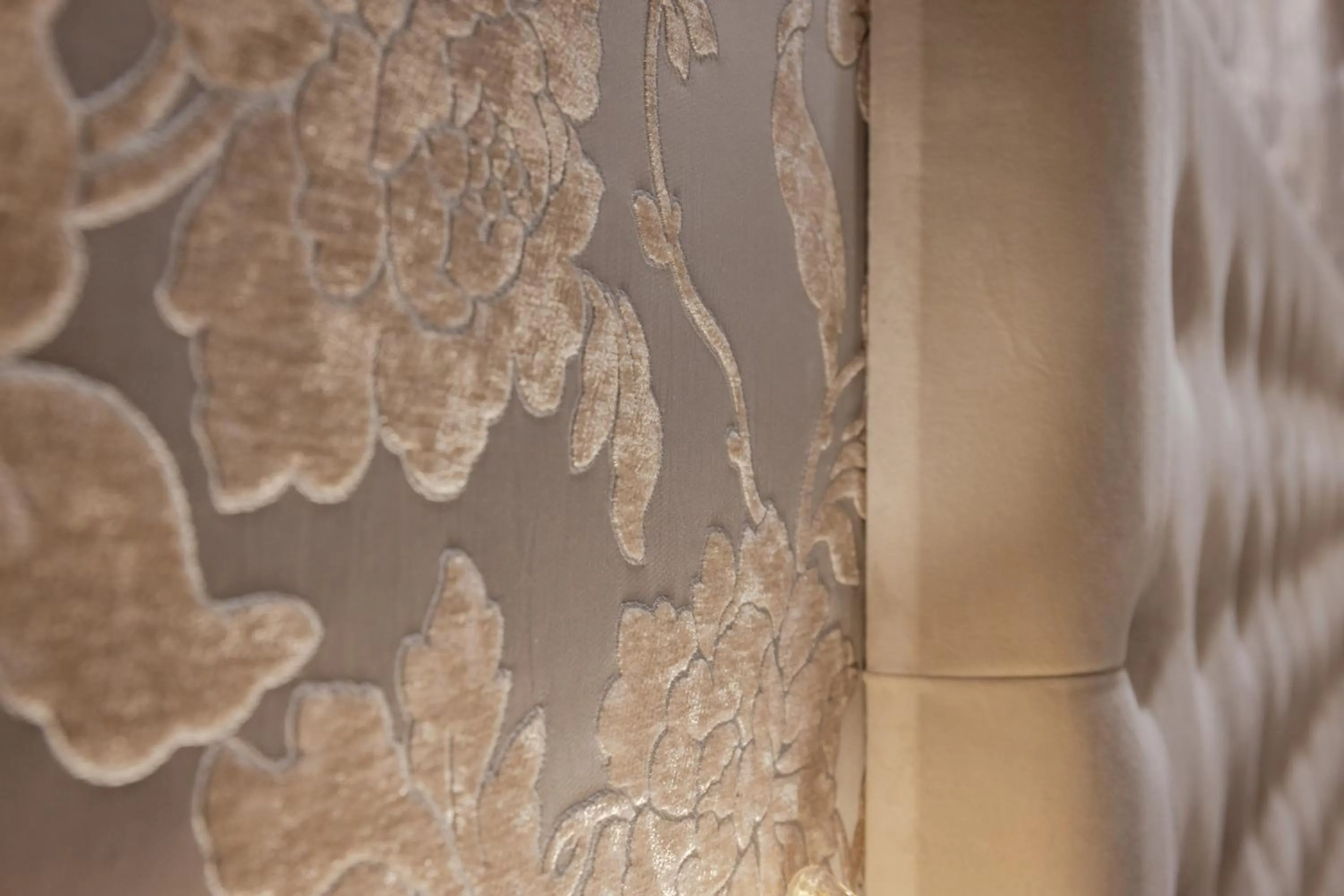 Decorative detail in Cà dell'arte Suite