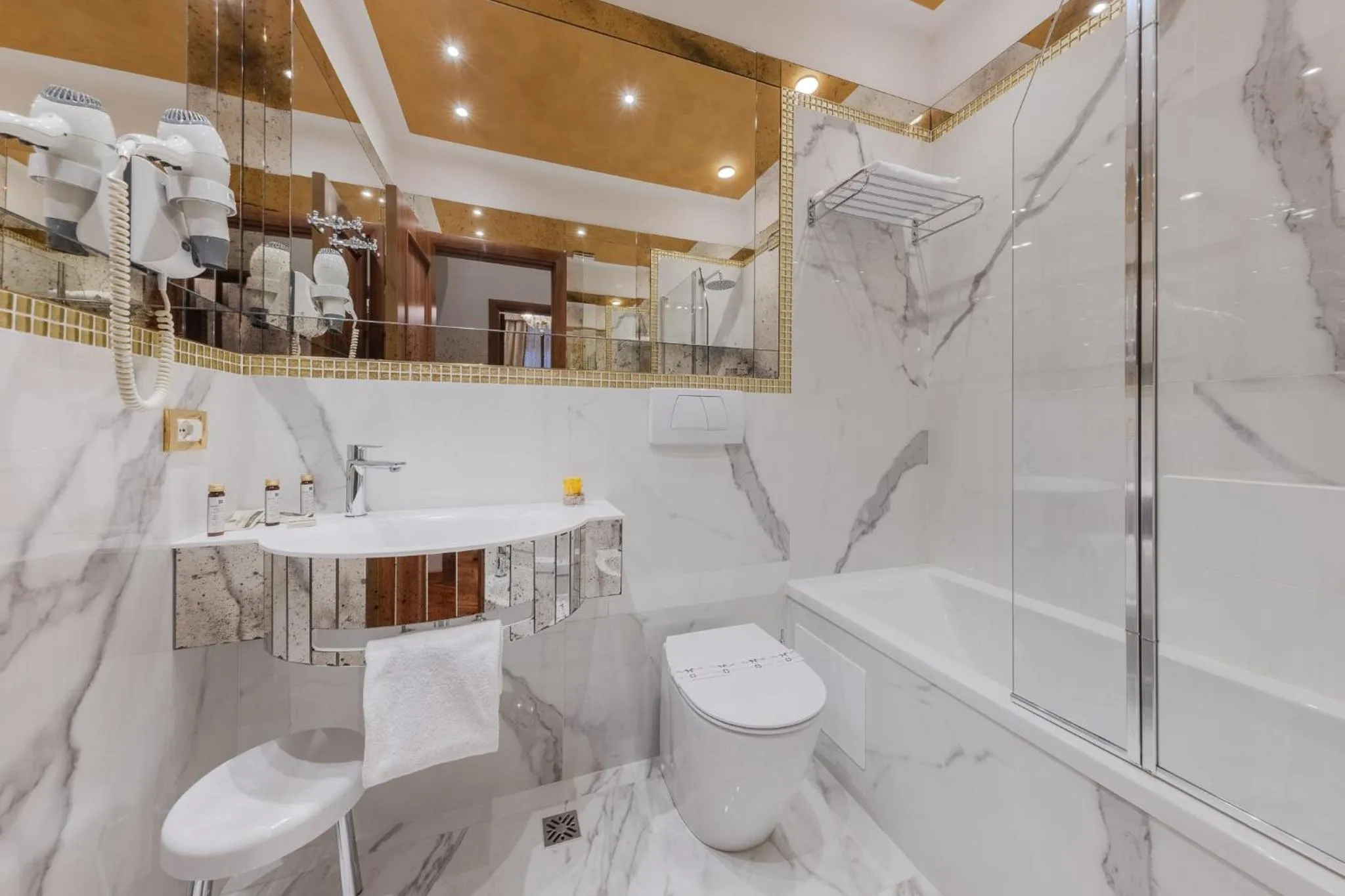 Bathroom in Cà dell'arte Suite