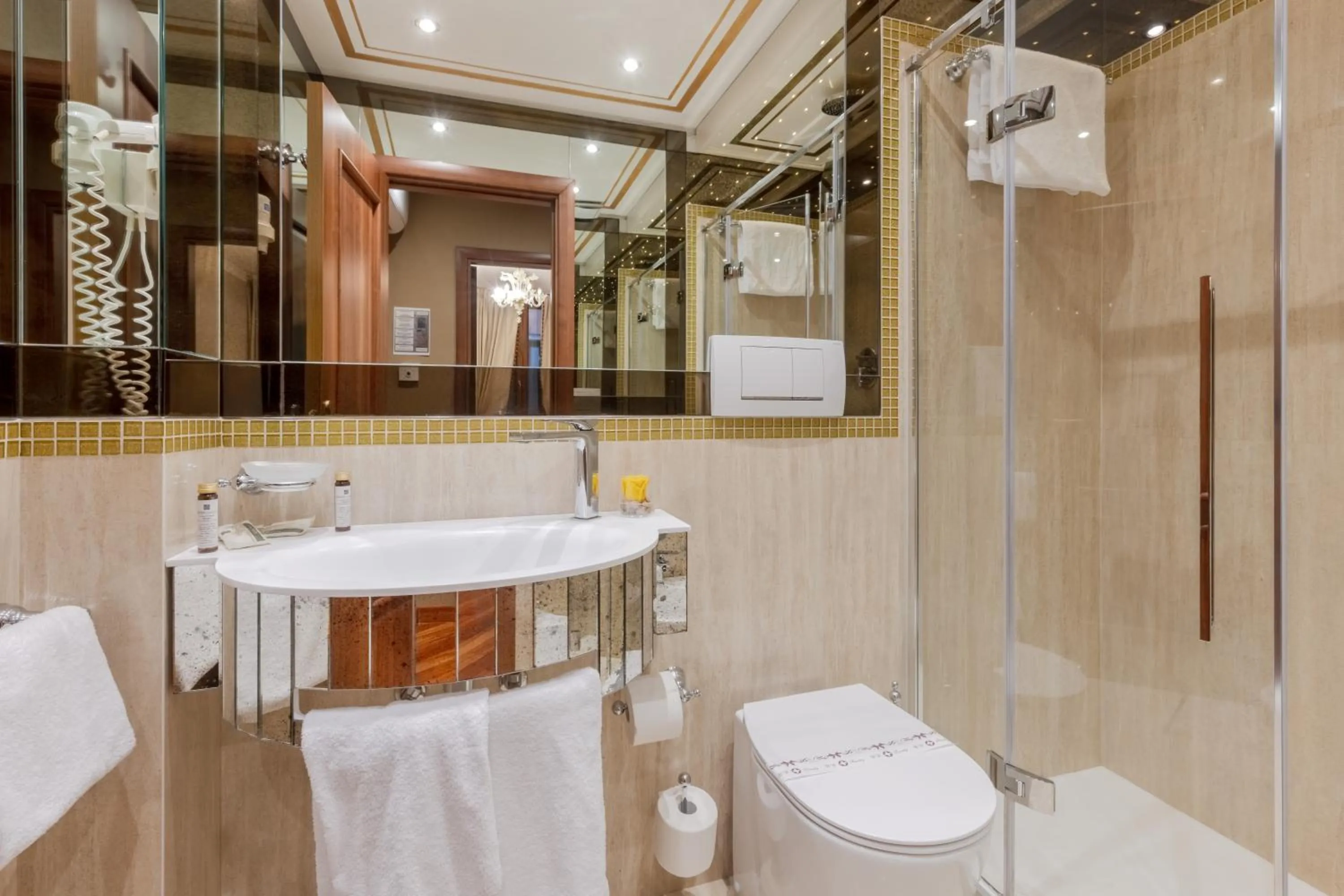 Bathroom in Cà dell'arte Suite