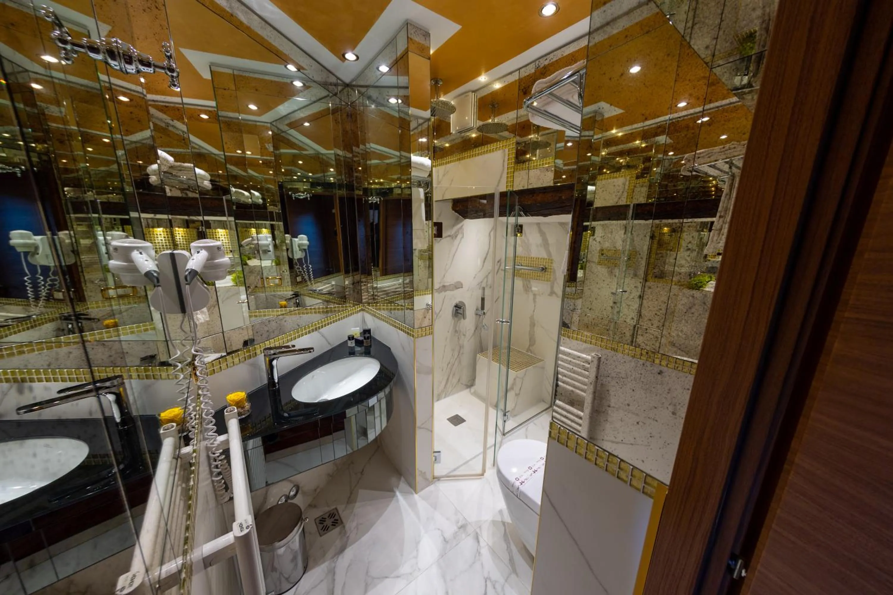 Bathroom in Cà dell'arte Suite