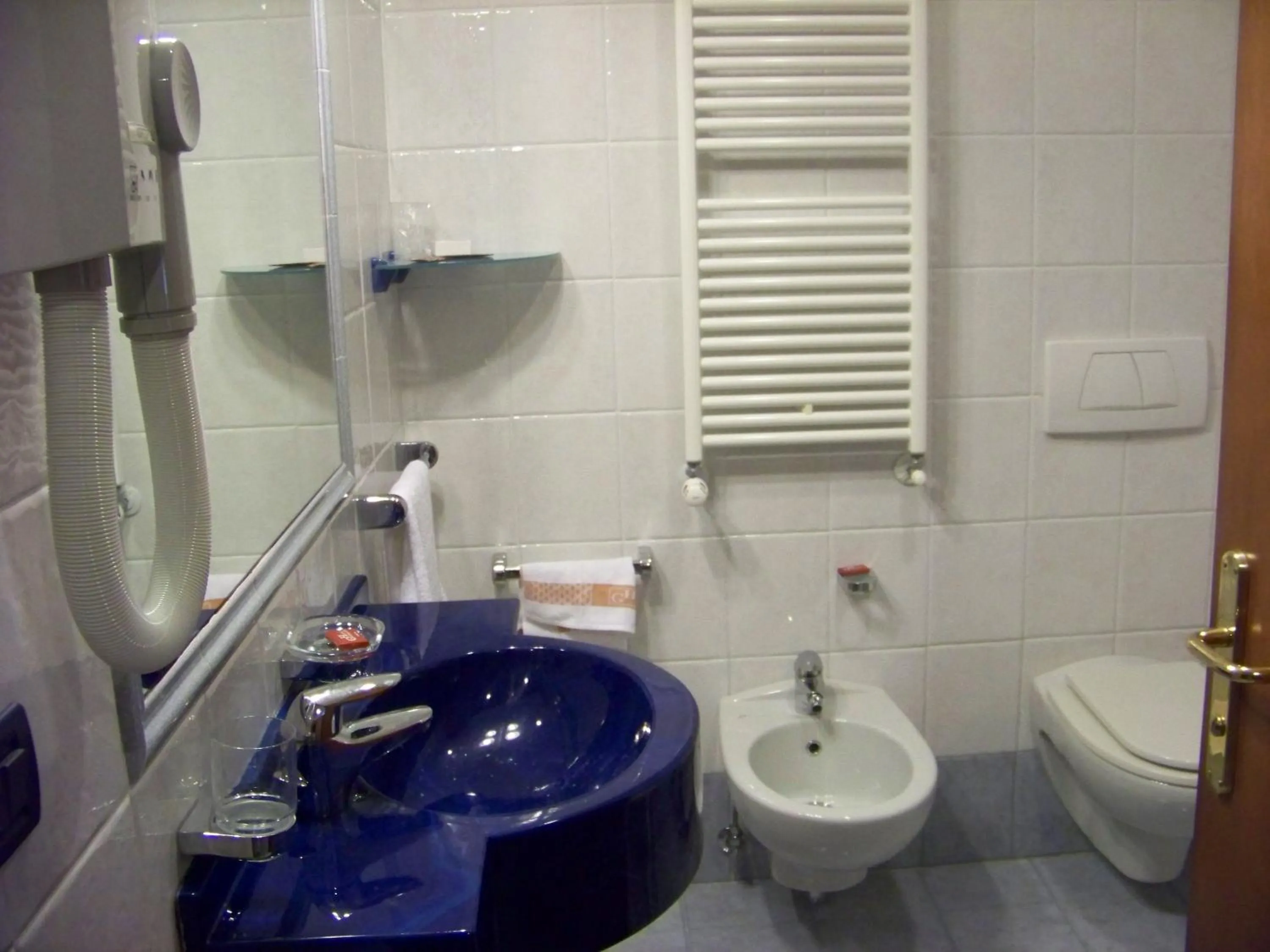 Bathroom in Hotel Garibaldi