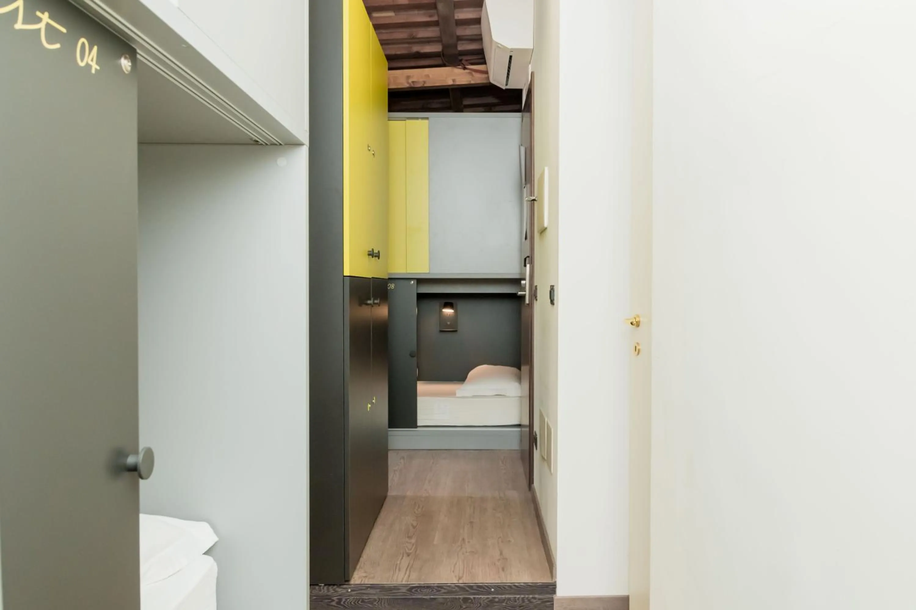bunk bed in Free Hostels Roma