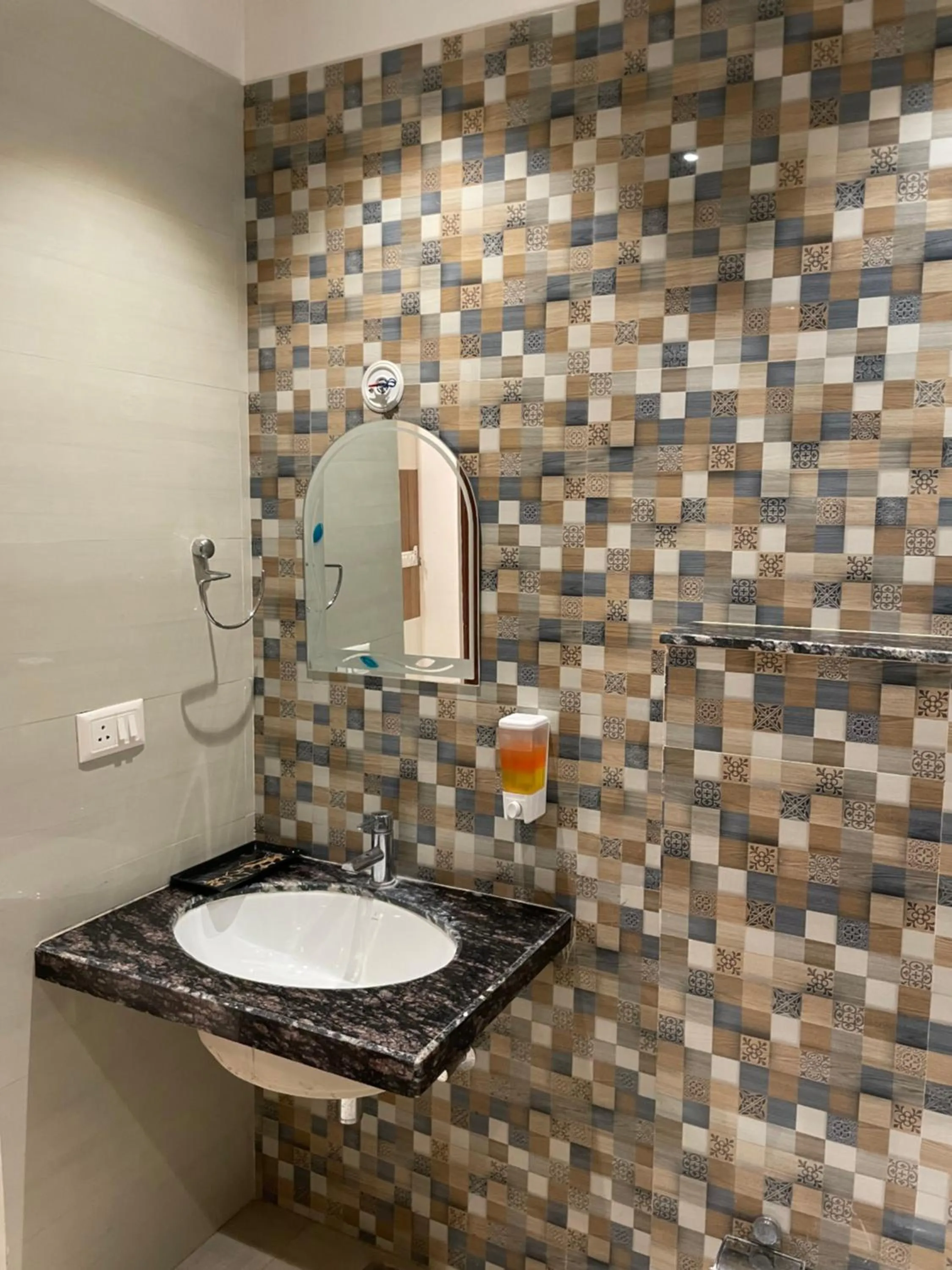 Bathroom in Hotel Singh Comfort Inn