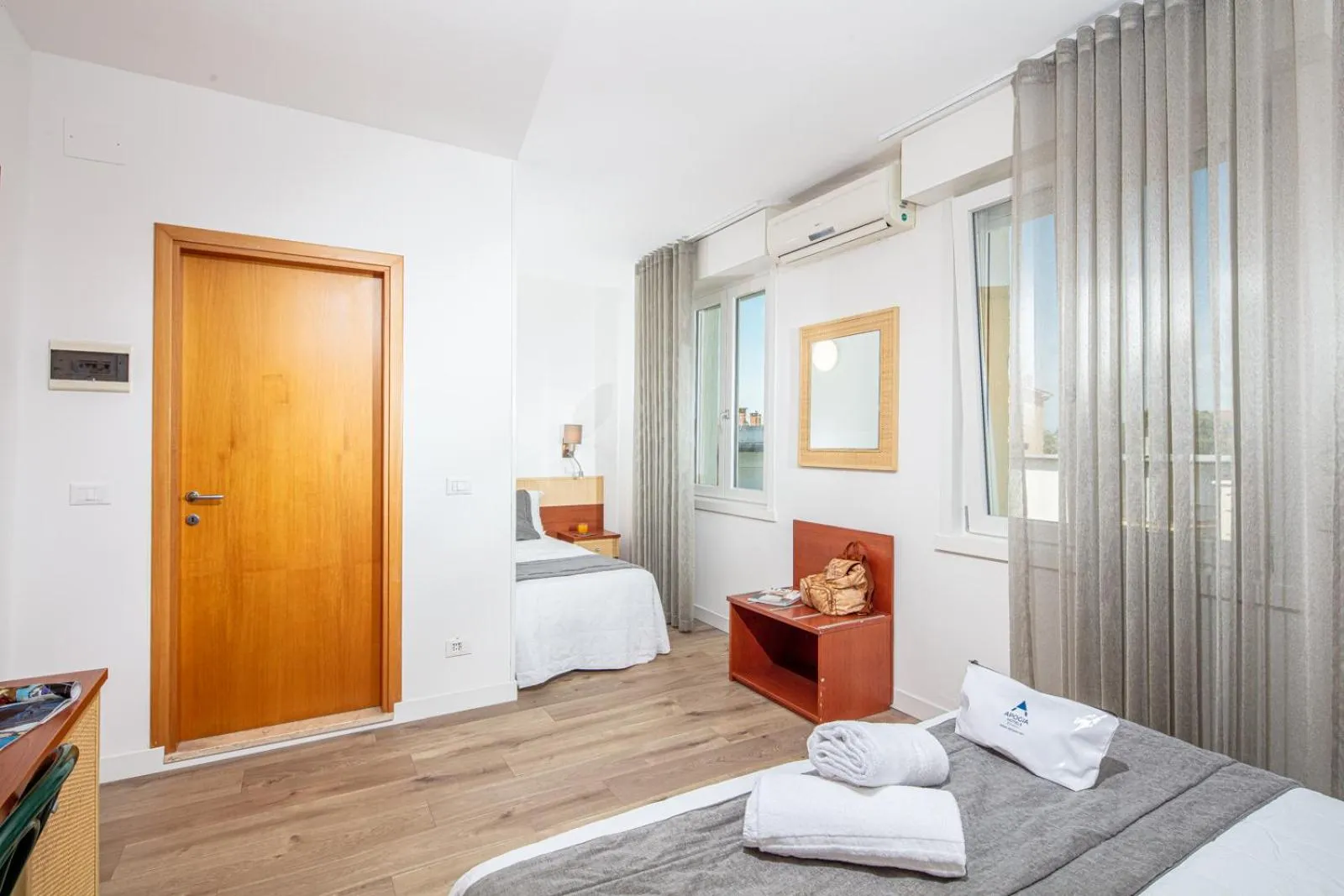 Property building, Bed in Hotel Villa d'Este