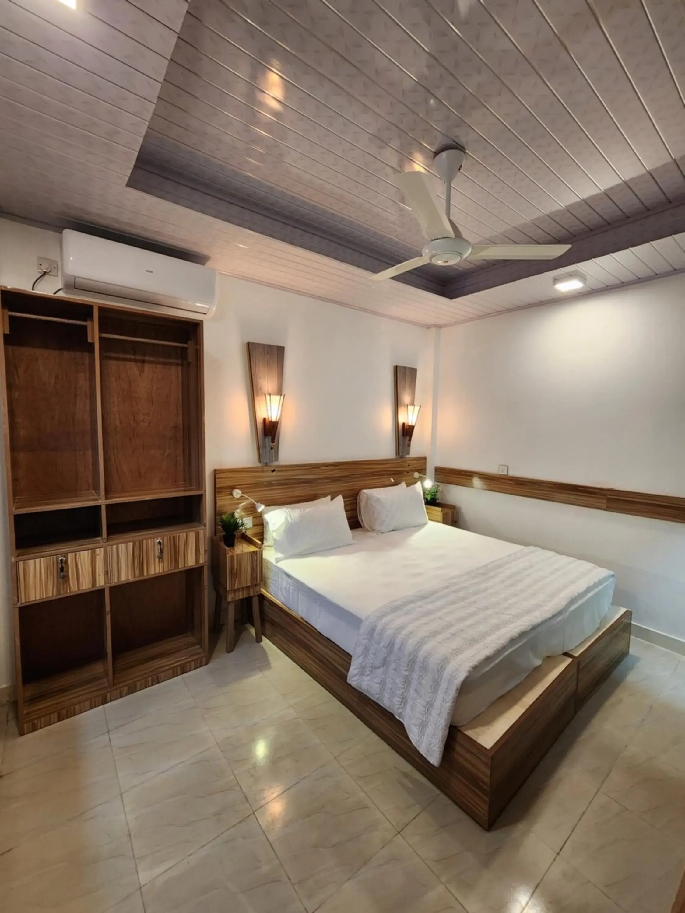 Budget Double or Twin Room - single occupancy in Batuta Maldives Fourson Budget Double or Twin Room - single occupancy in Batuta Maldives Fourson