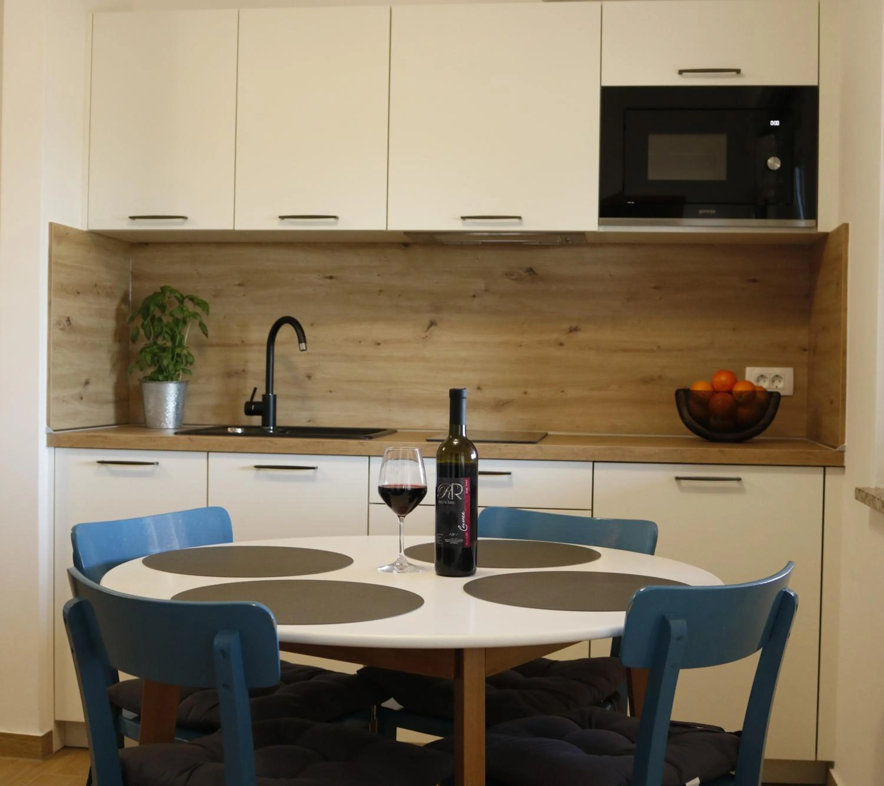 One-Bedroom Apartment with Sea View and Terrace in Apartments Ritoša