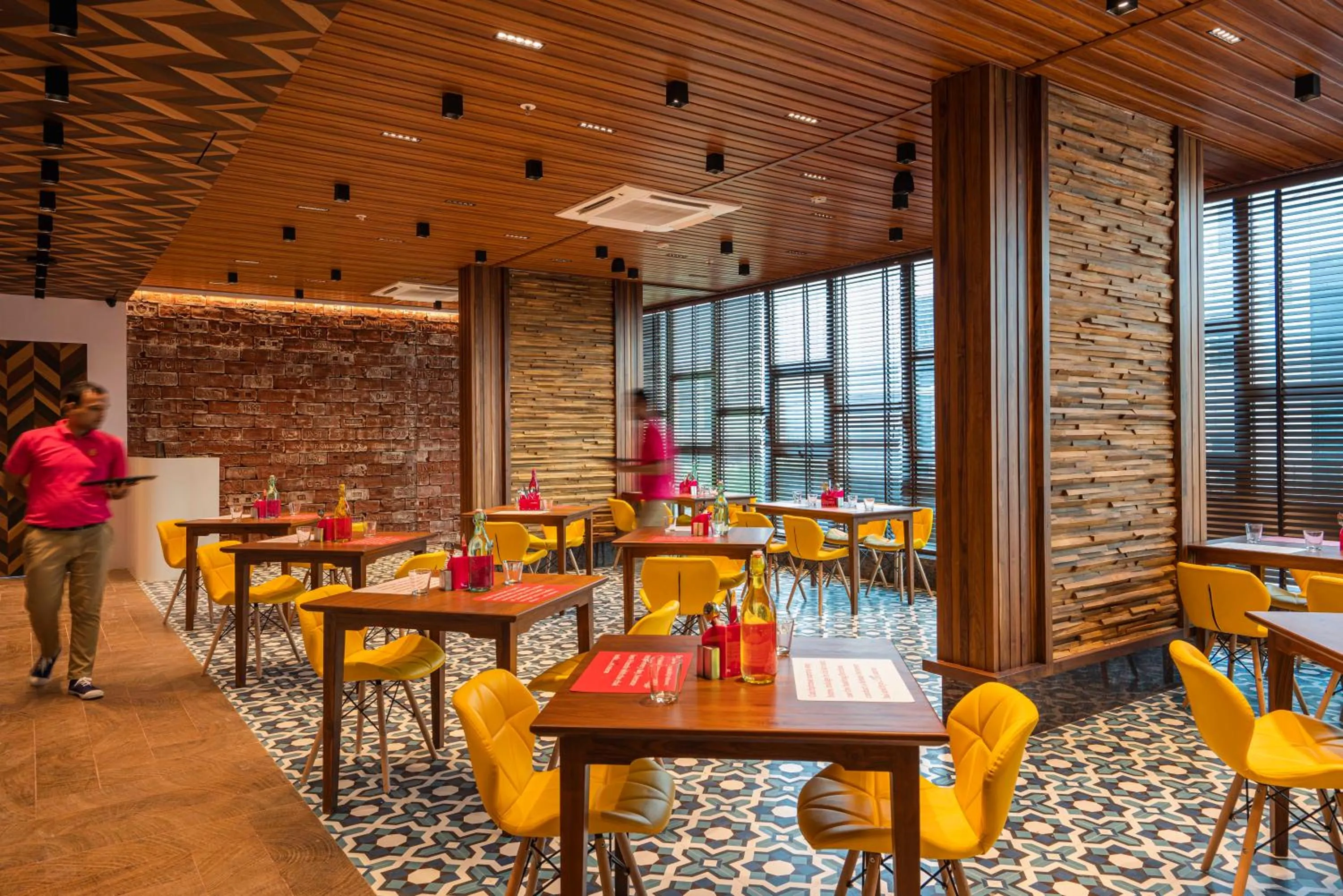 Restaurant/places to eat in Ginger Mumbai, Goregaon