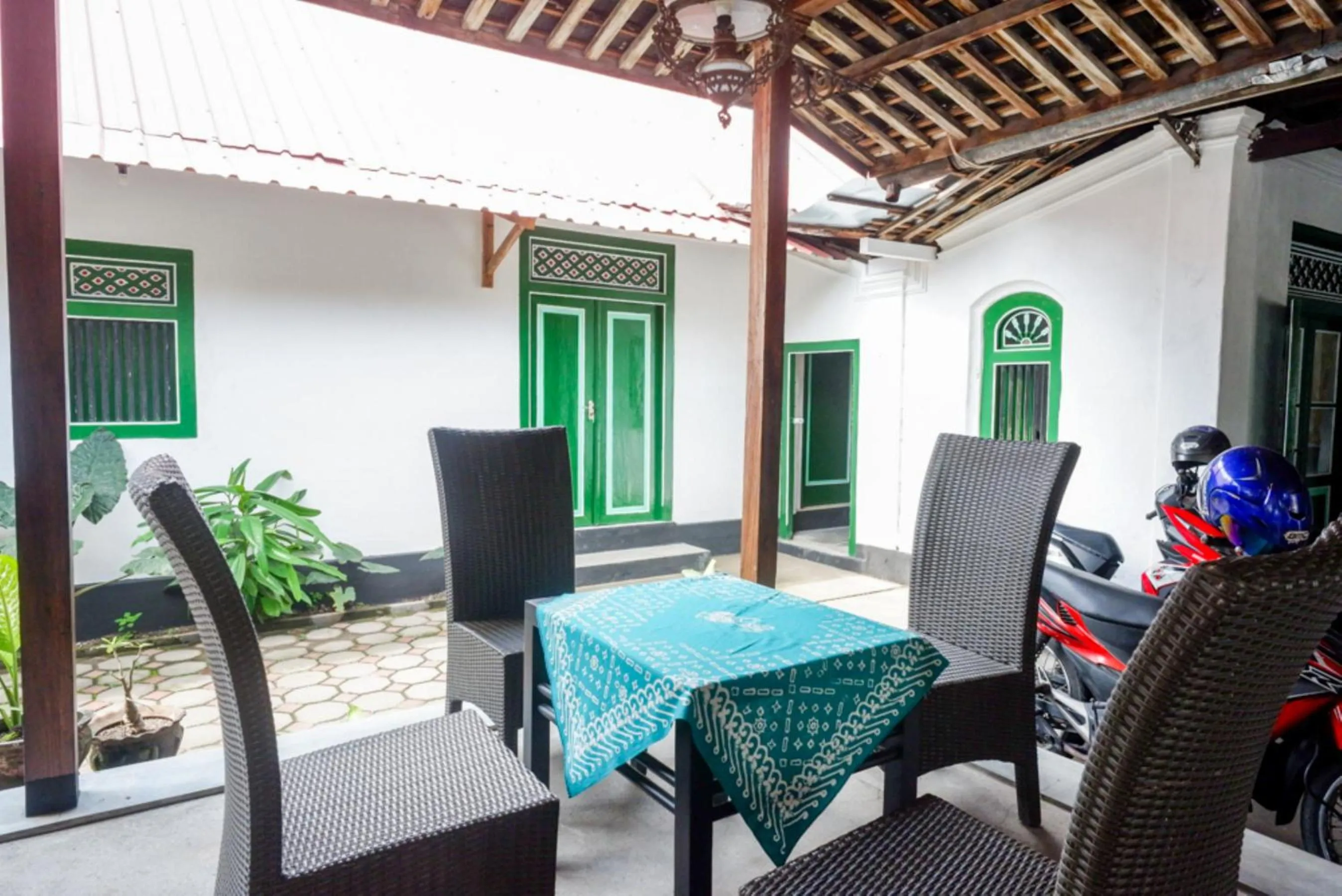 RedDoorz Syariah @ Ndalem Kembang Sore Yogyakarta