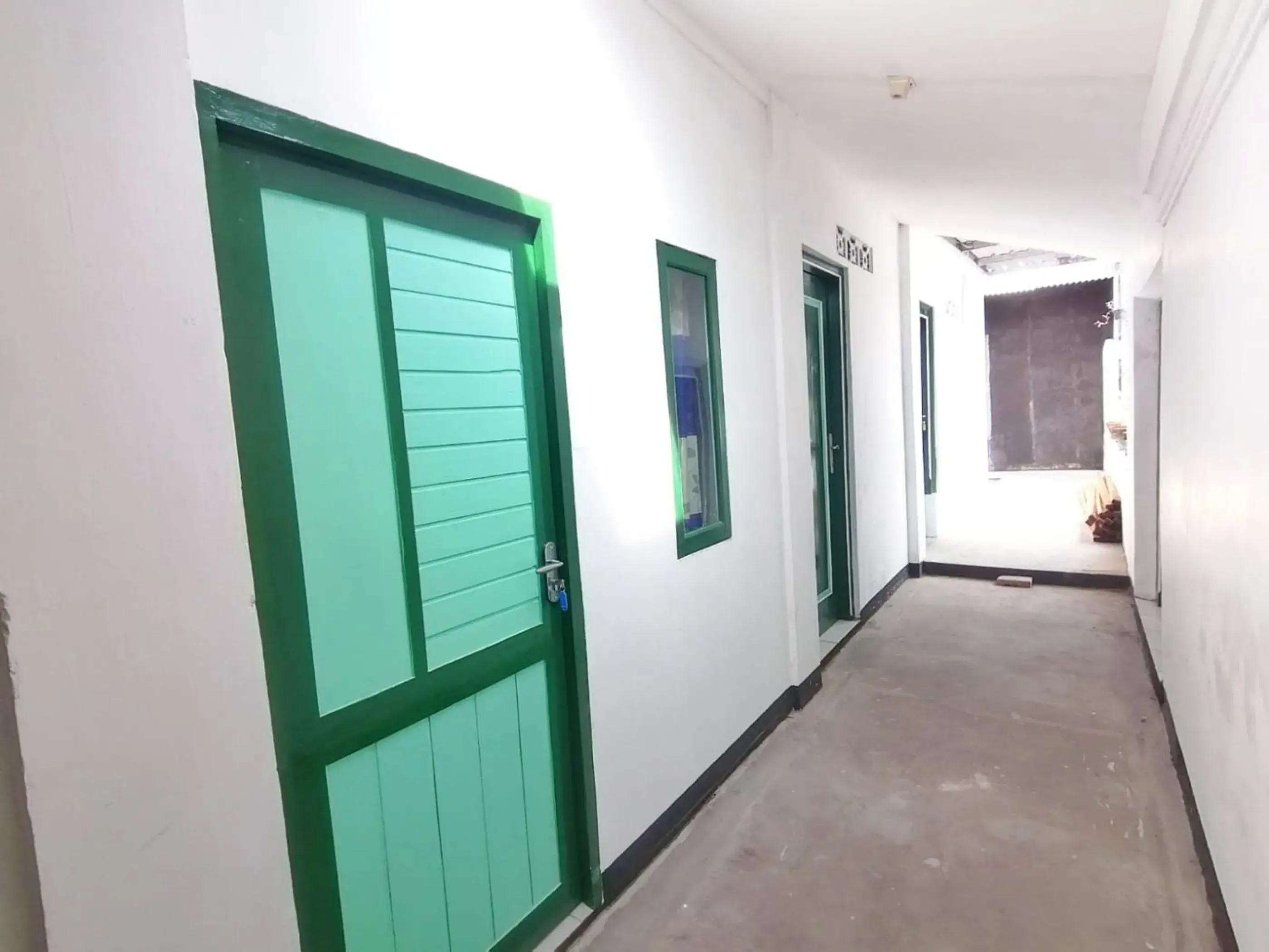 Property building in RedDoorz Syariah @ Ndalem Kembang Sore Yogyakarta Property building in RedDoorz Syariah @ Ndalem Kembang Sore Yogyakarta