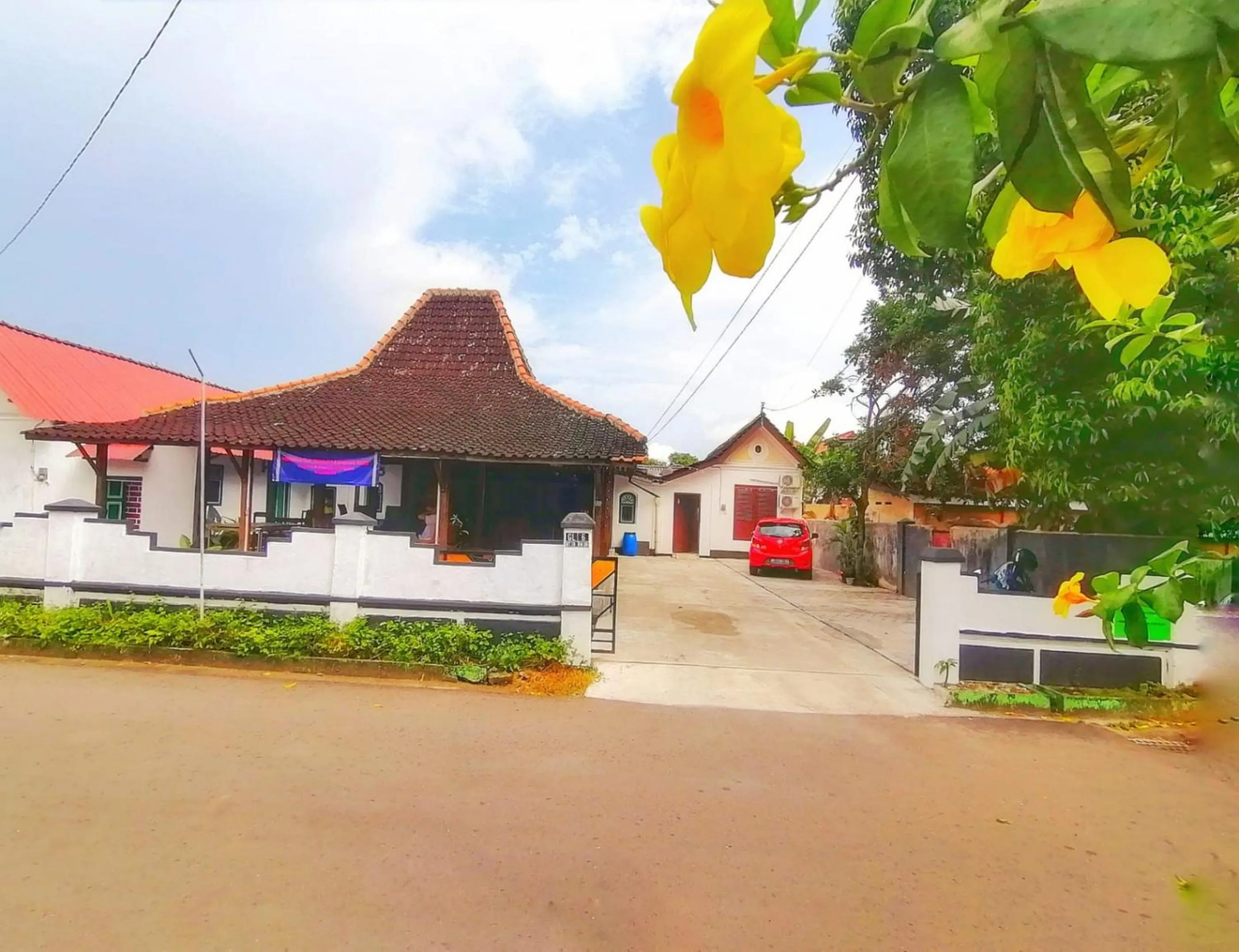 RedDoorz Syariah @ Ndalem Kembang Sore Yogyakarta