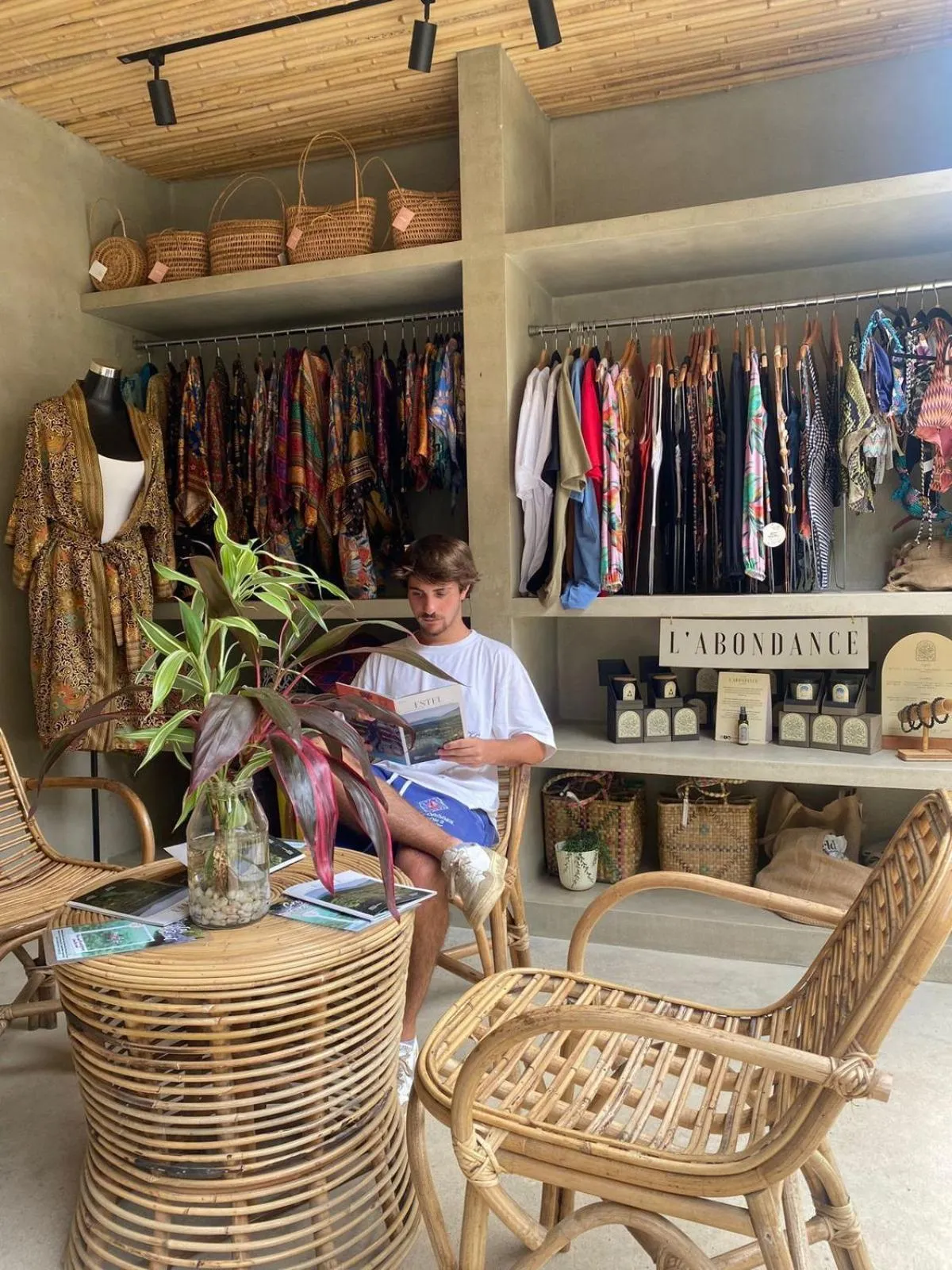 On-site shops in Panorama Villas El Nido
