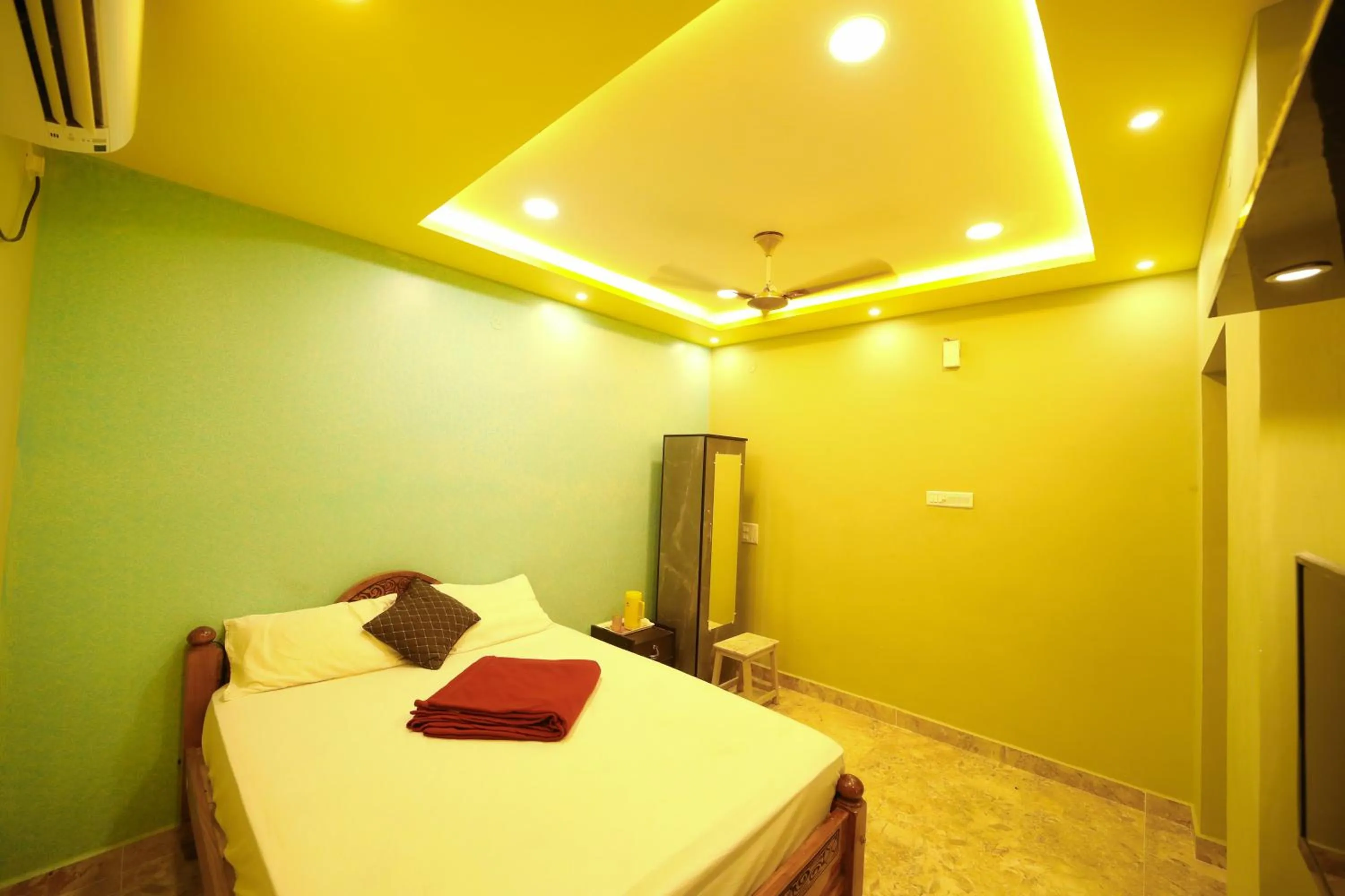 Bed in DayLight Stay