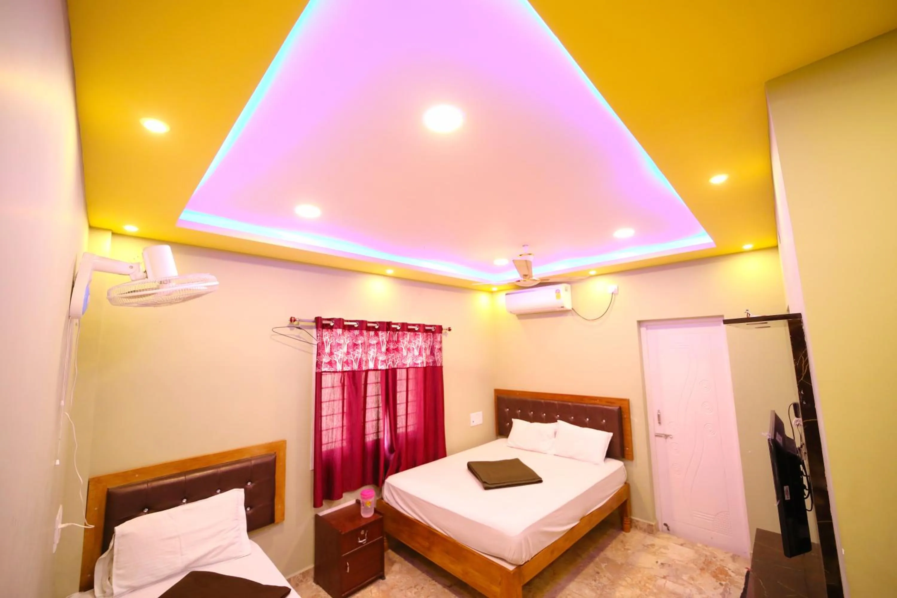 Bed in DayLight Stay