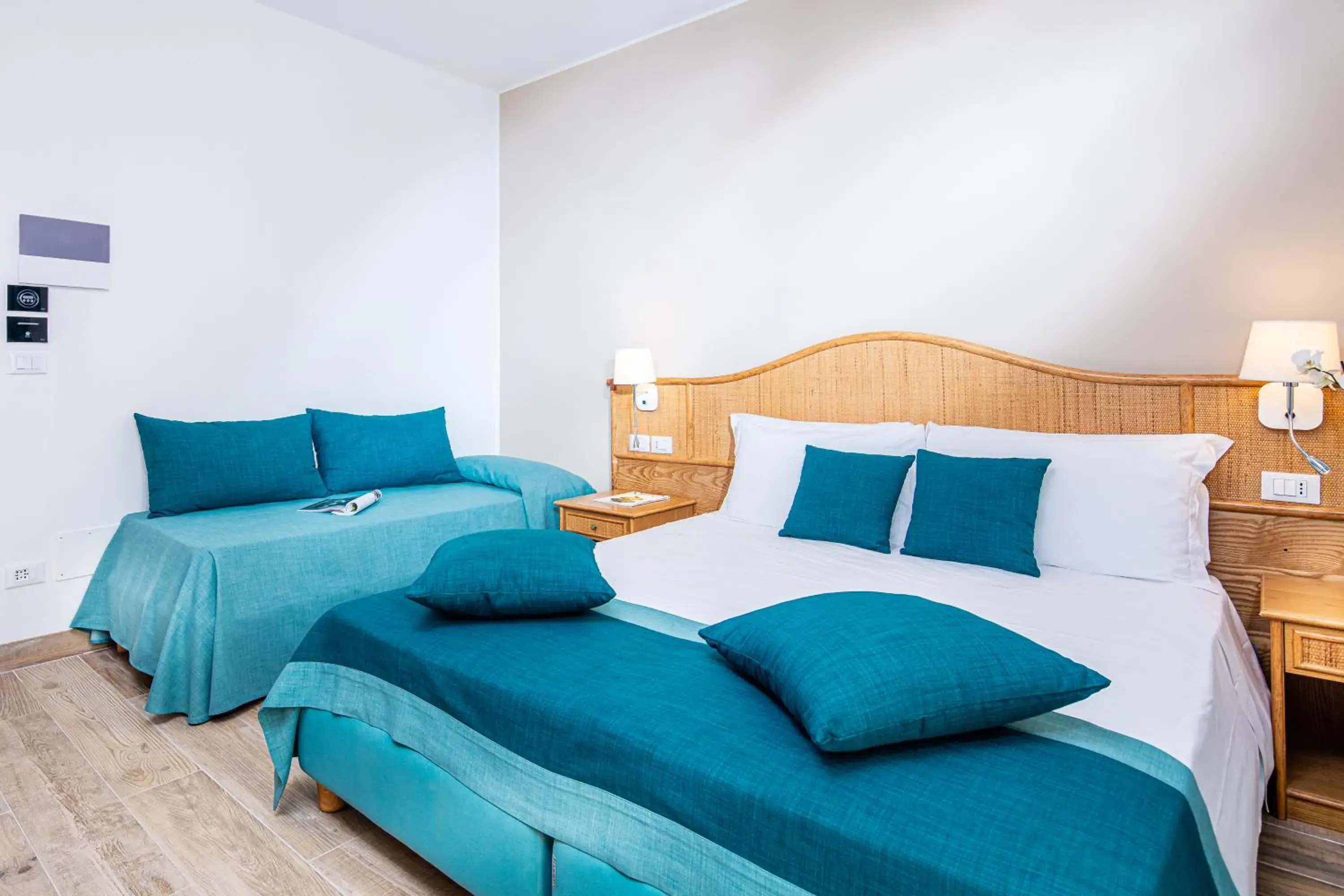 Classic Quadruple Room in Hotel Capitol Classic Quadruple Room in Hotel Capitol