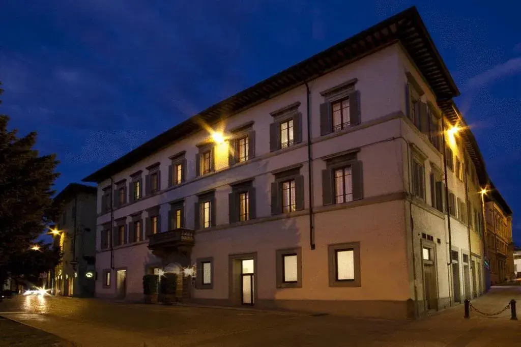 Property building in Hotel Tiferno Property building in Hotel Tiferno