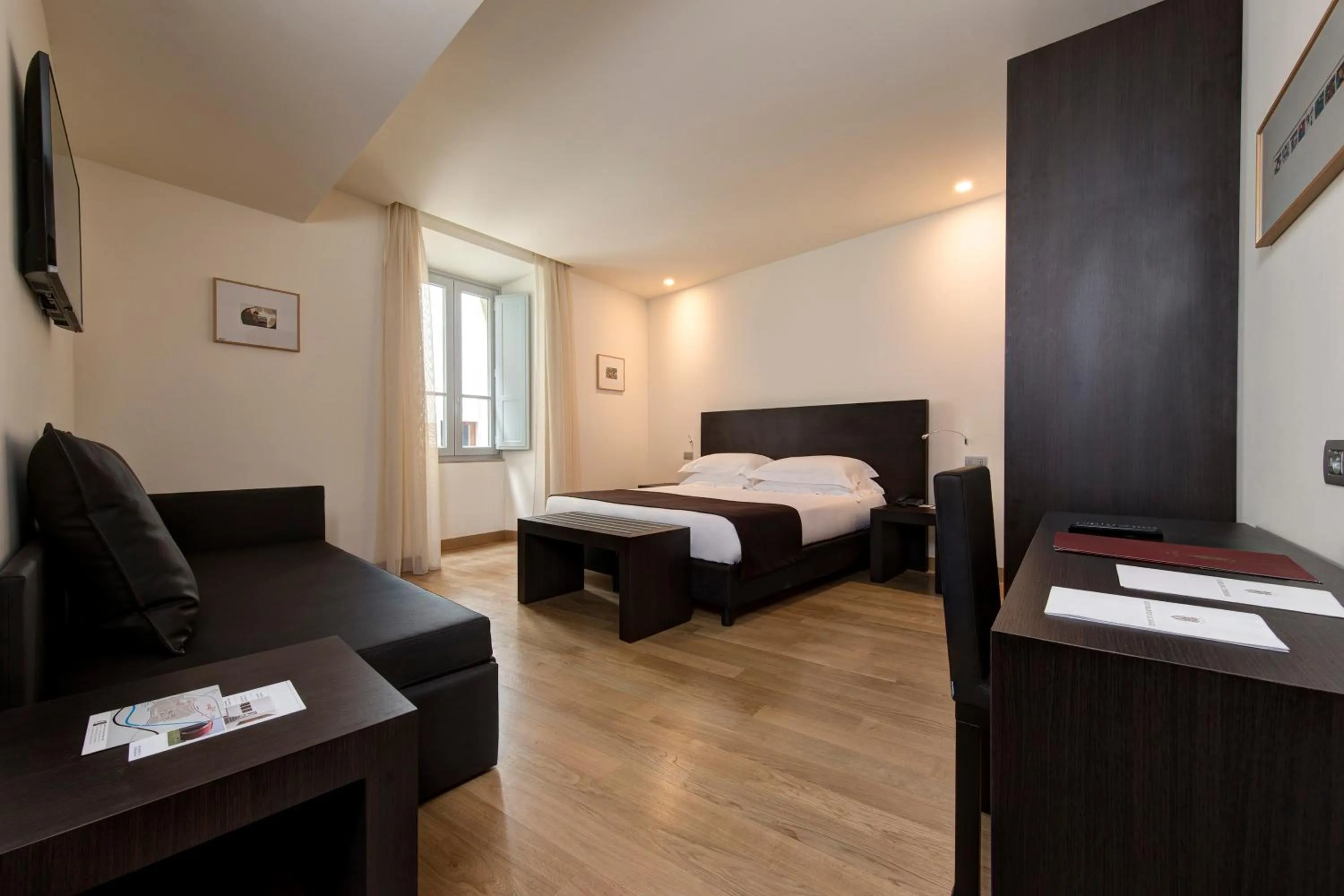 Photo of the whole room, Bed in Hotel Tiferno