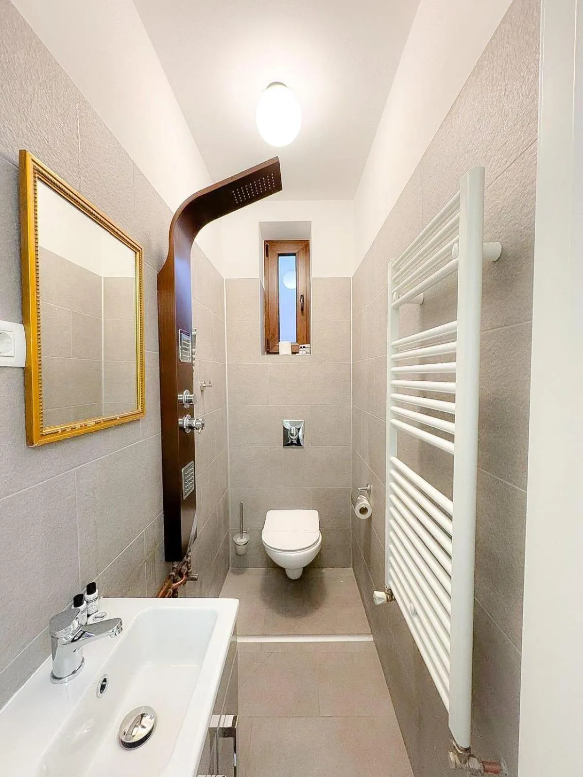 Shower in Nobel Boutique