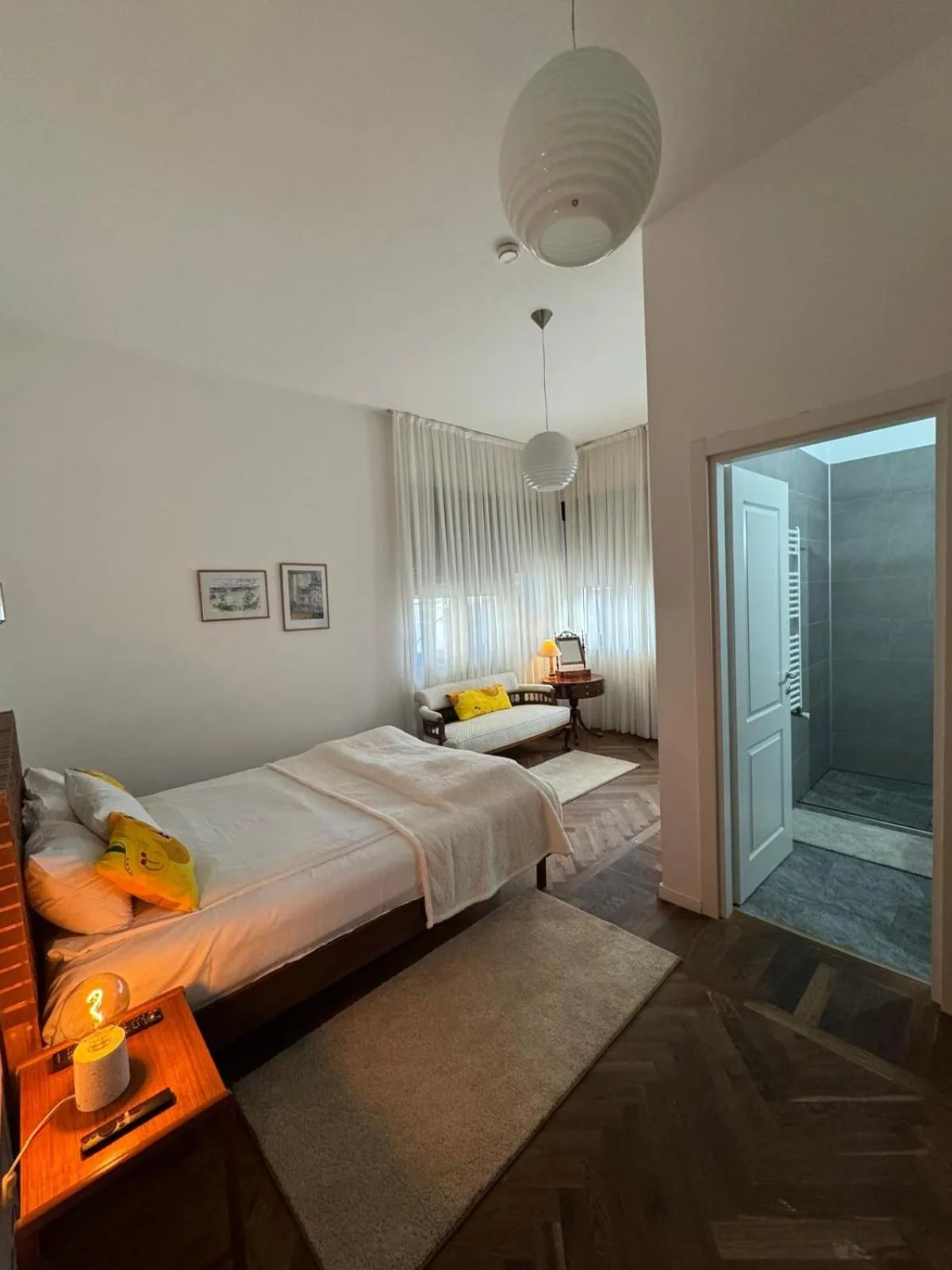 Photo of the whole room, Bed in Nobel Boutique