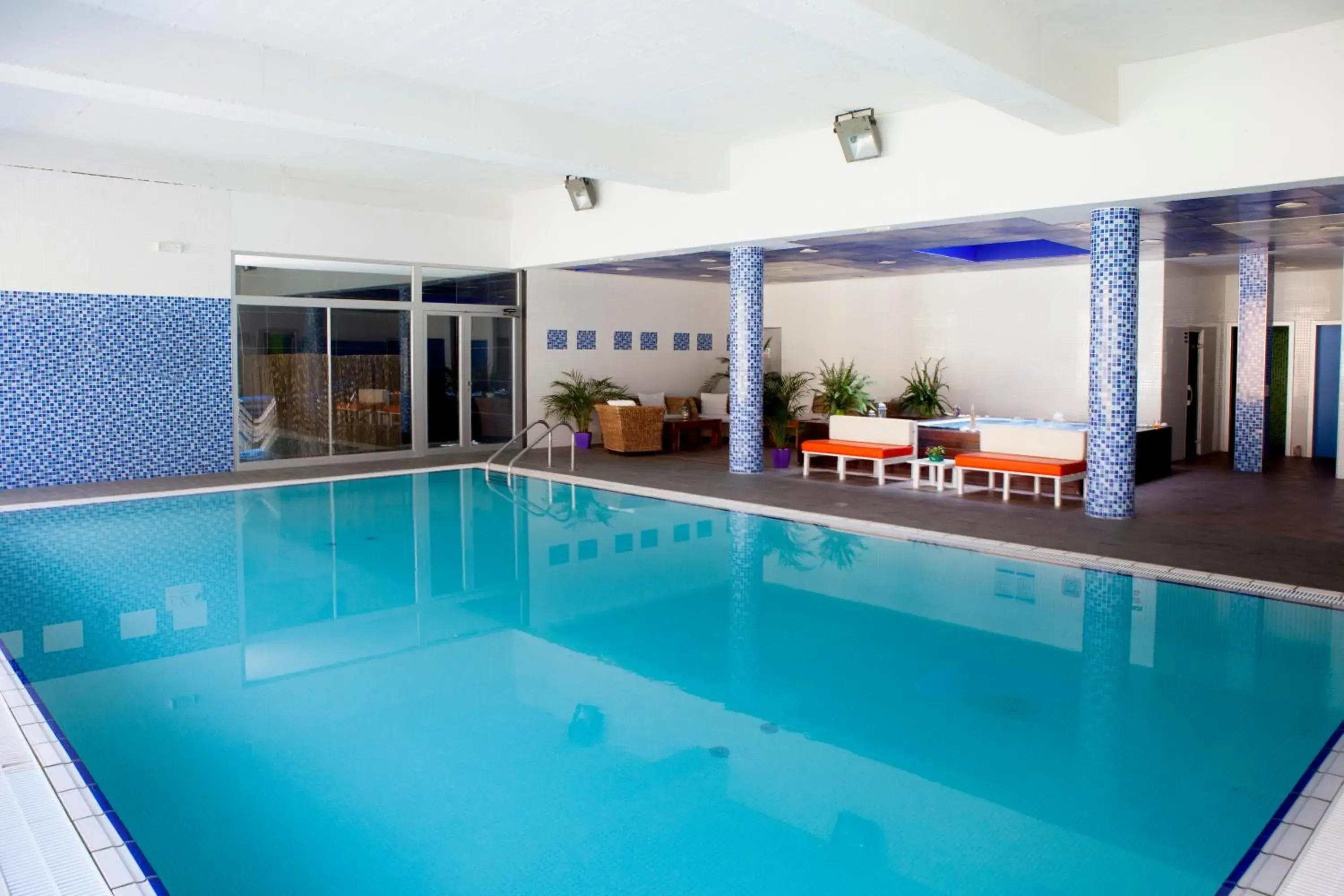 Swimming Pool in IBERSOL SPA AQQUARIA SUITES Swimming Pool in IBERSOL SPA AQQUARIA SUITES
