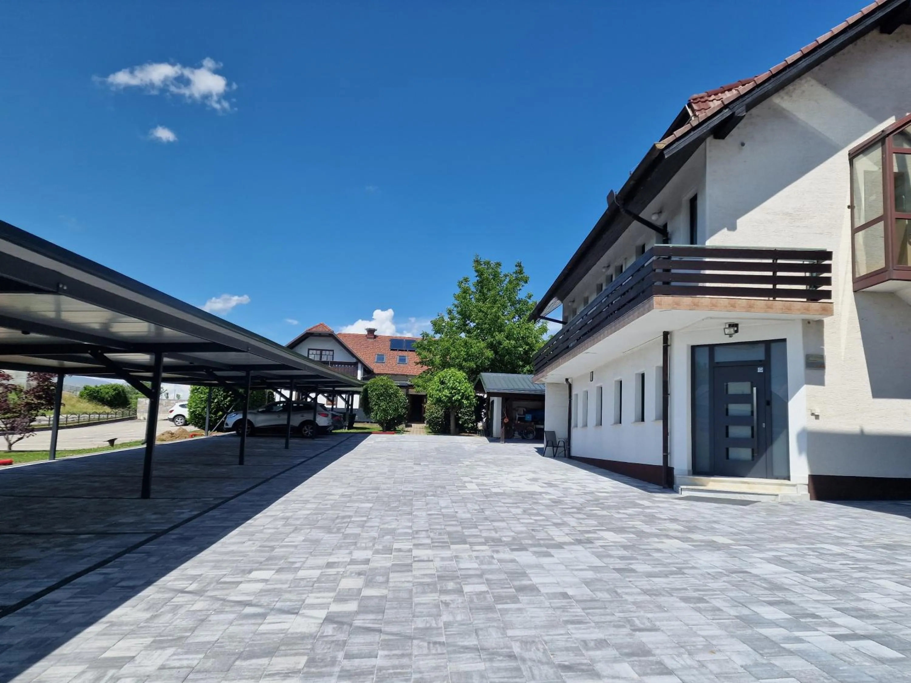 Pri štorklji