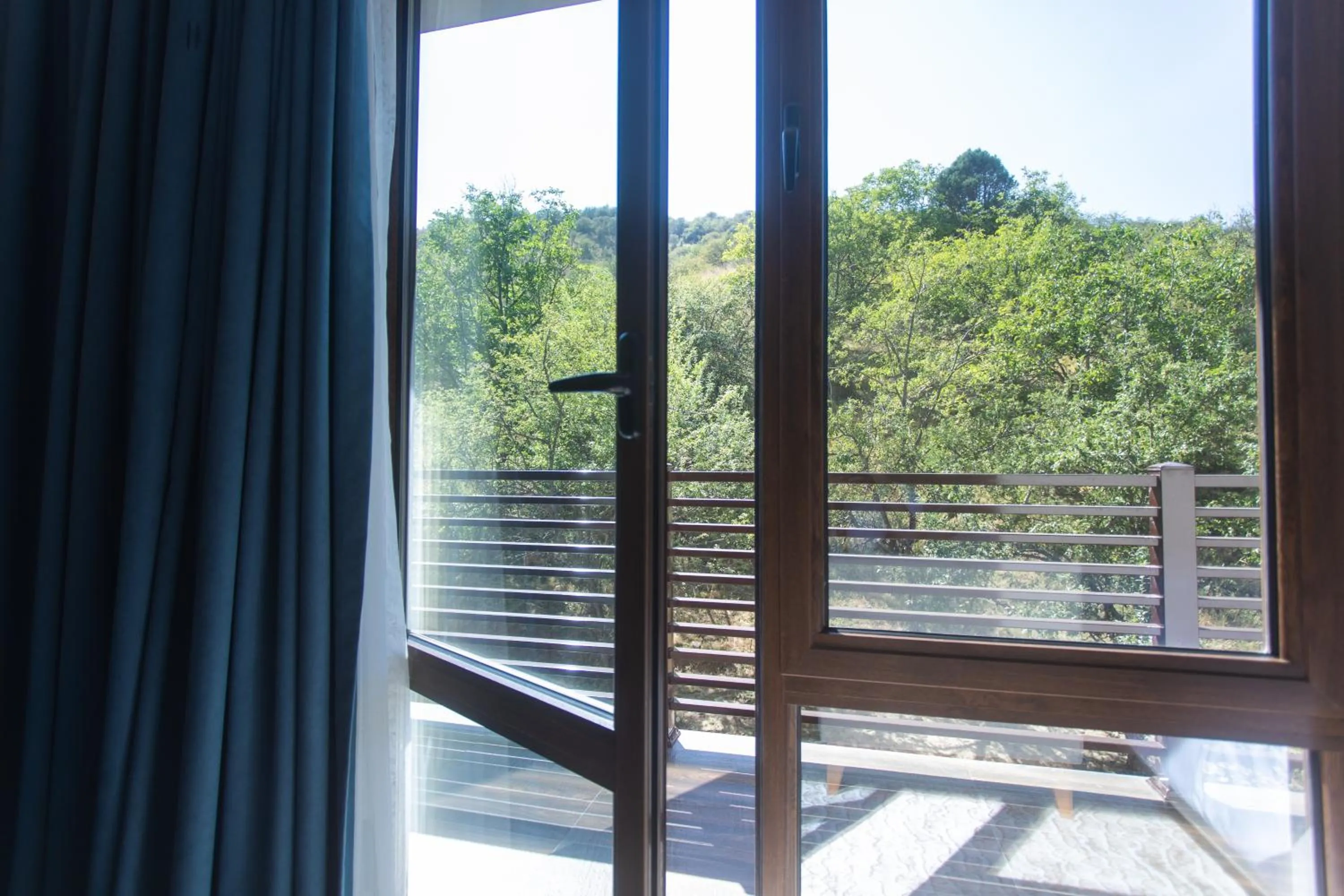 ARCHAZOR Mountain Resort