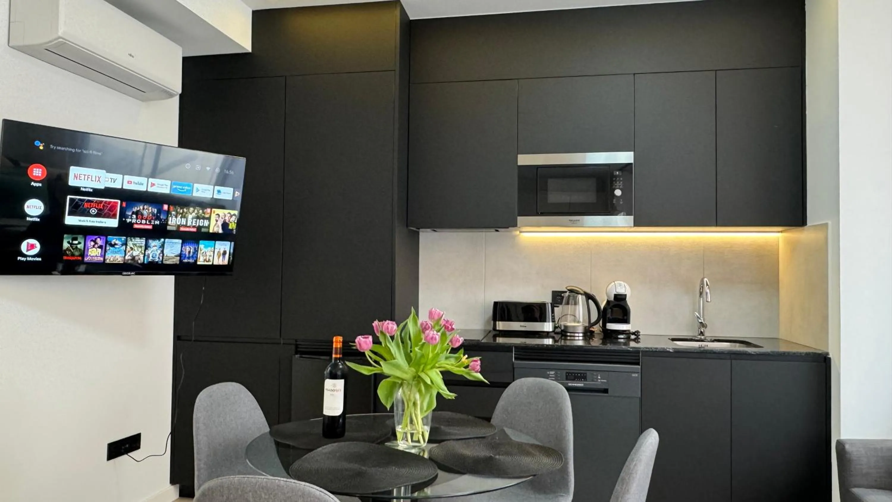 TV and multimedia in Apart-hotel Happy Life