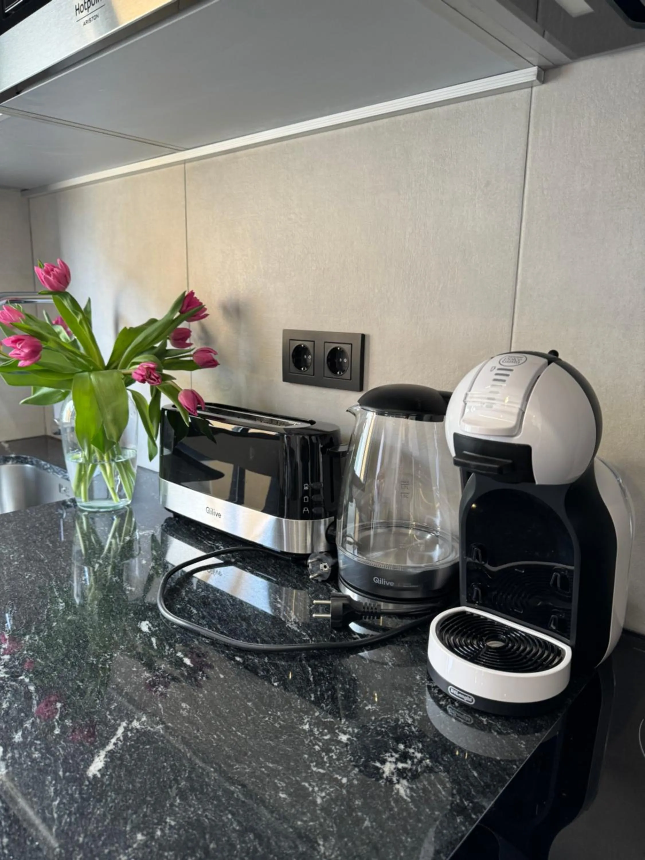 Coffee/tea facilities in Apart-hotel Happy Life