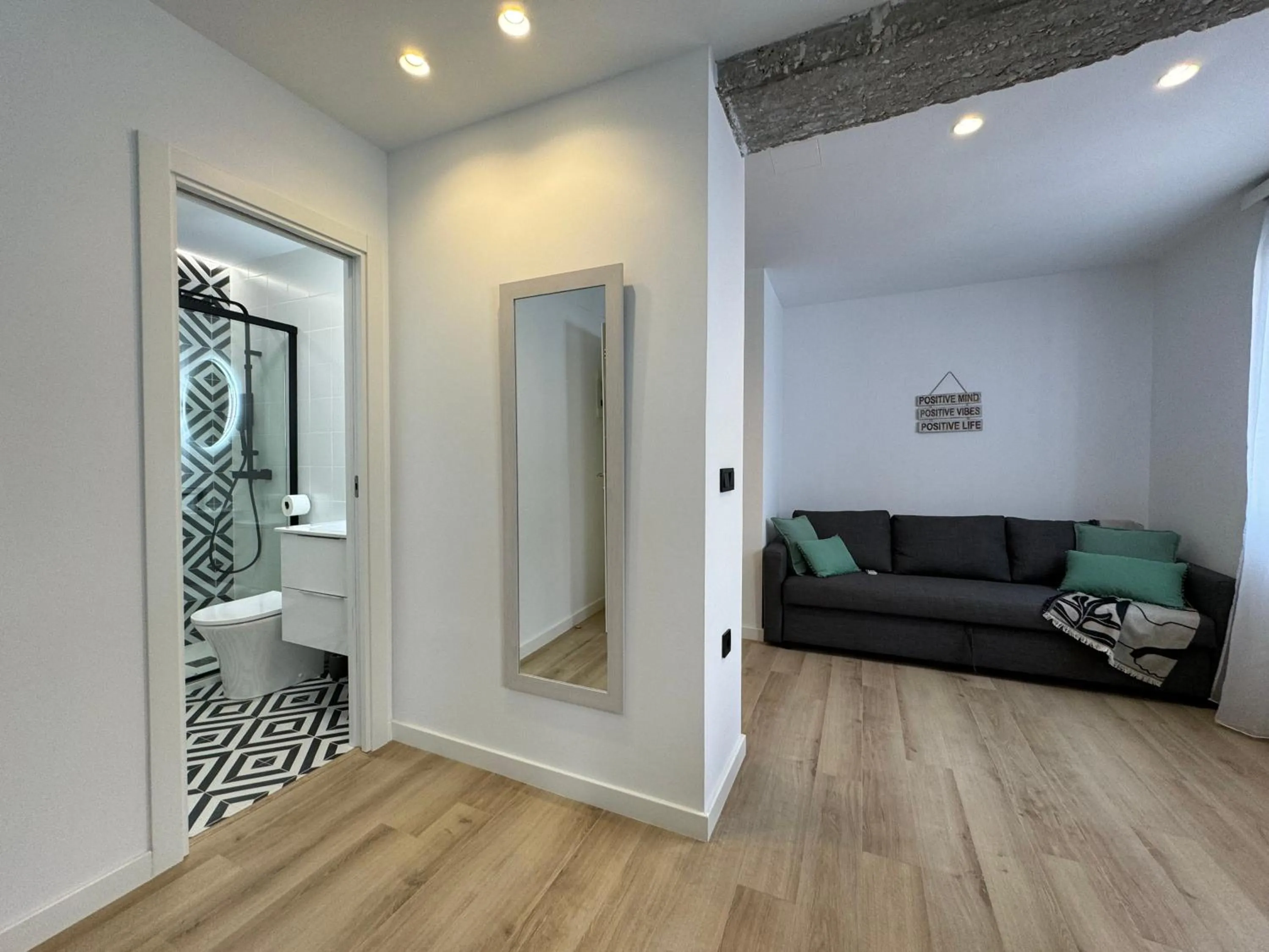 Shower in Apart-hotel Happy Life