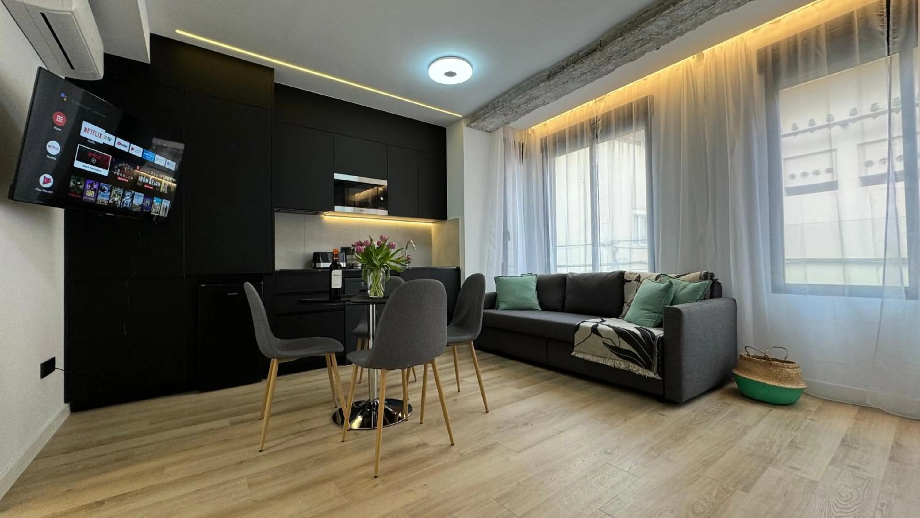 TV and multimedia in Apart-hotel Happy Life