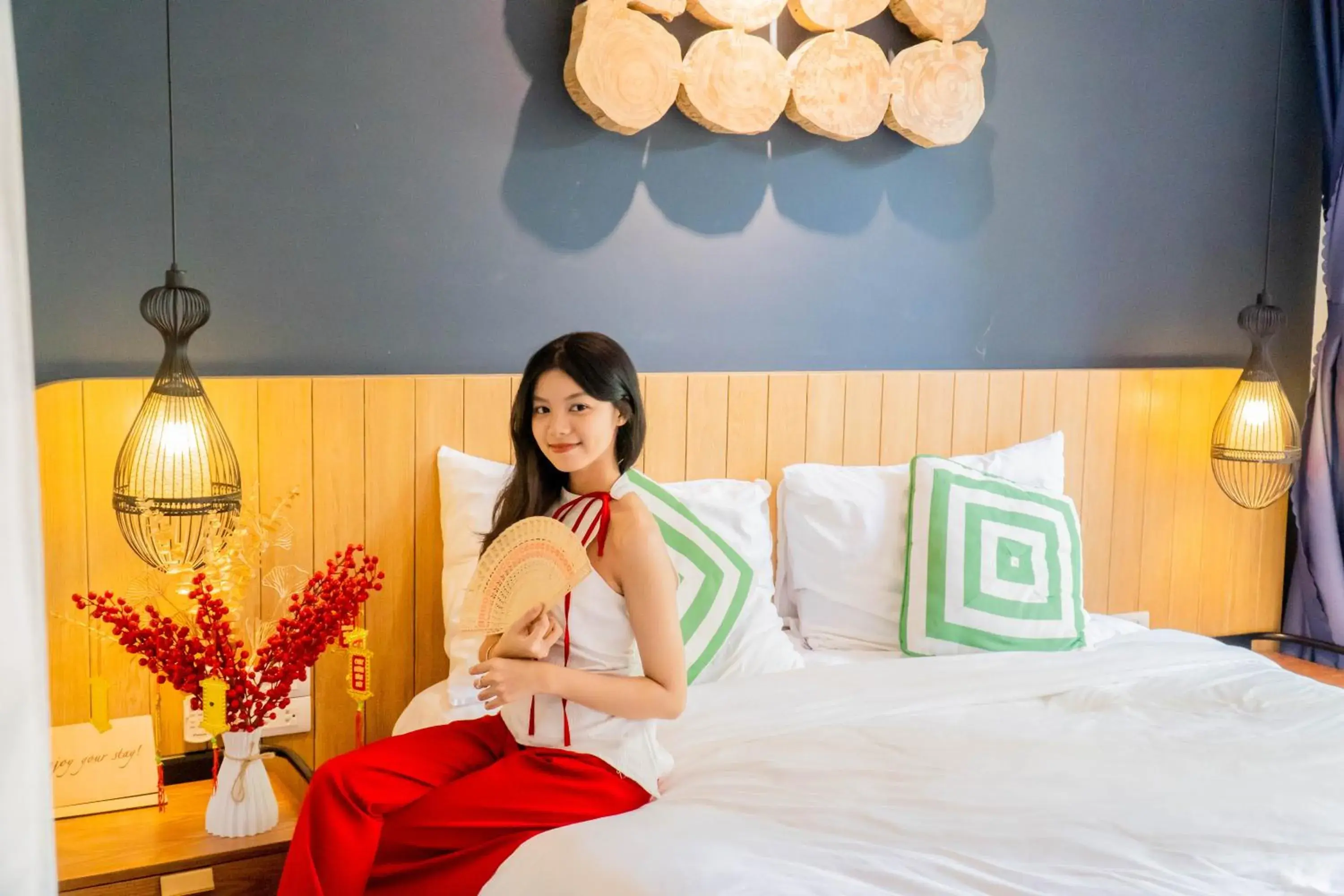 People, Bed in Seaforest Hotel by Haviland People, Bed in Seaforest Hotel by Haviland