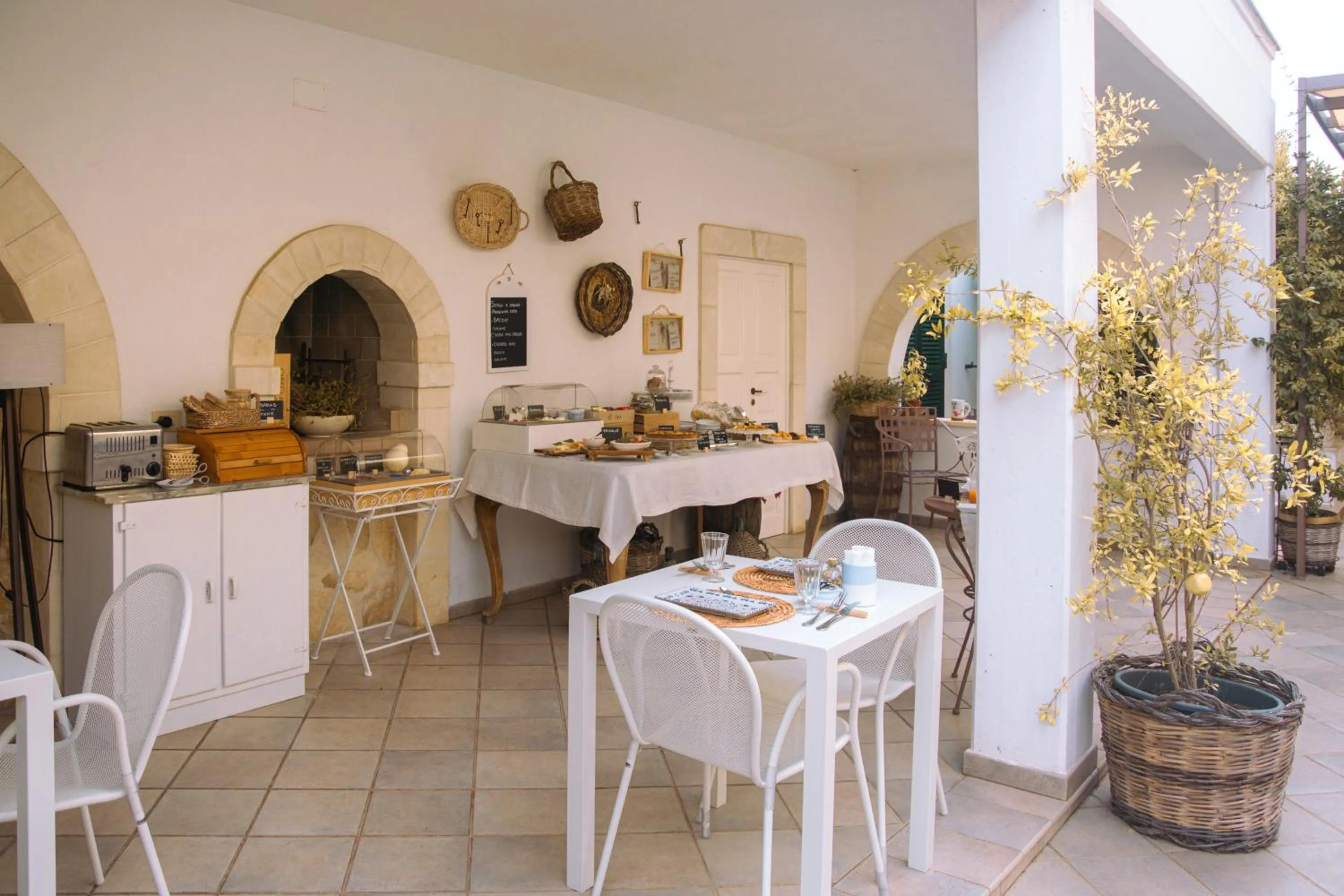 Breakfast in Villa Sardella