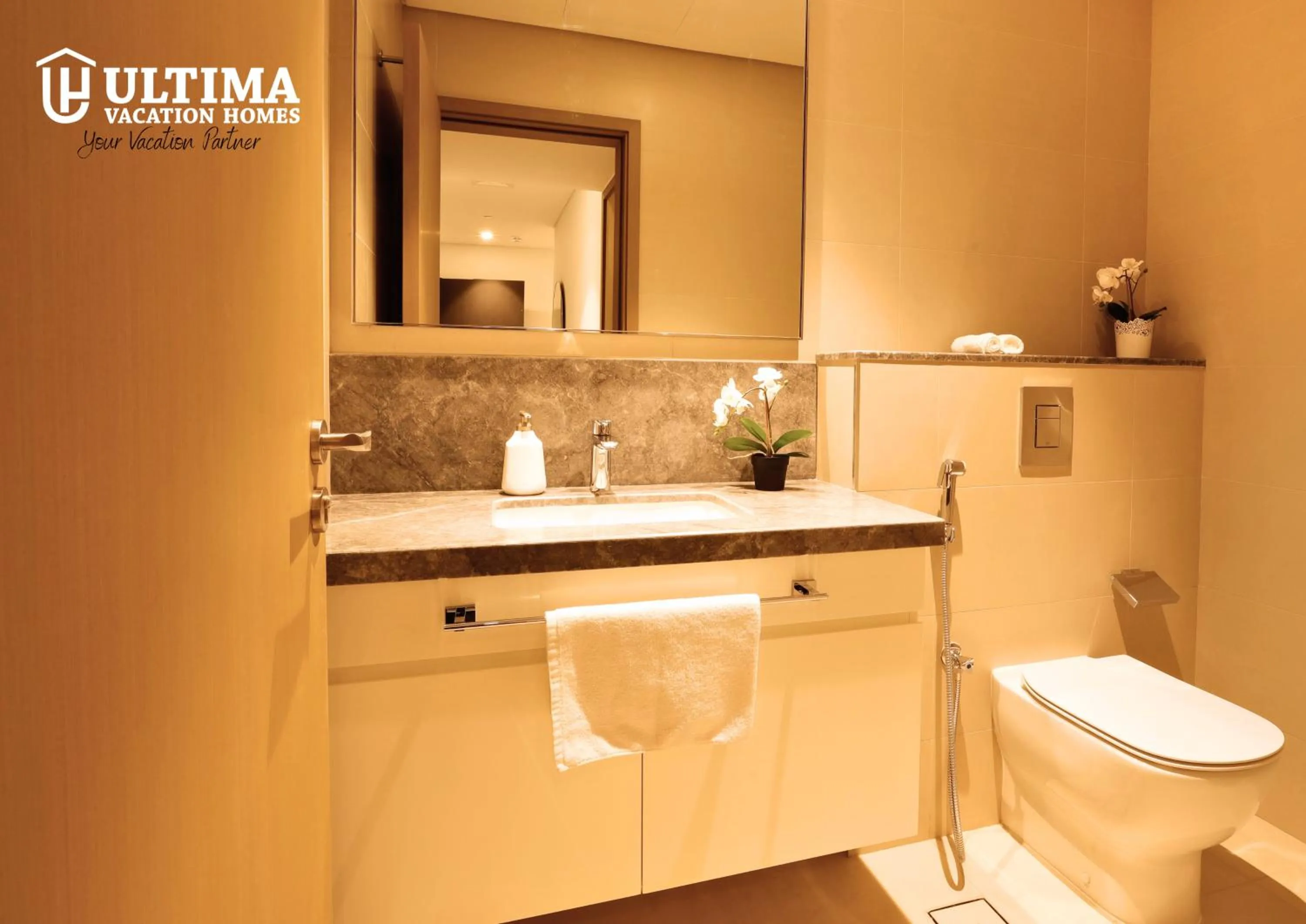 Toilet in Elegant Apartment with Direct access to Dubai Mall