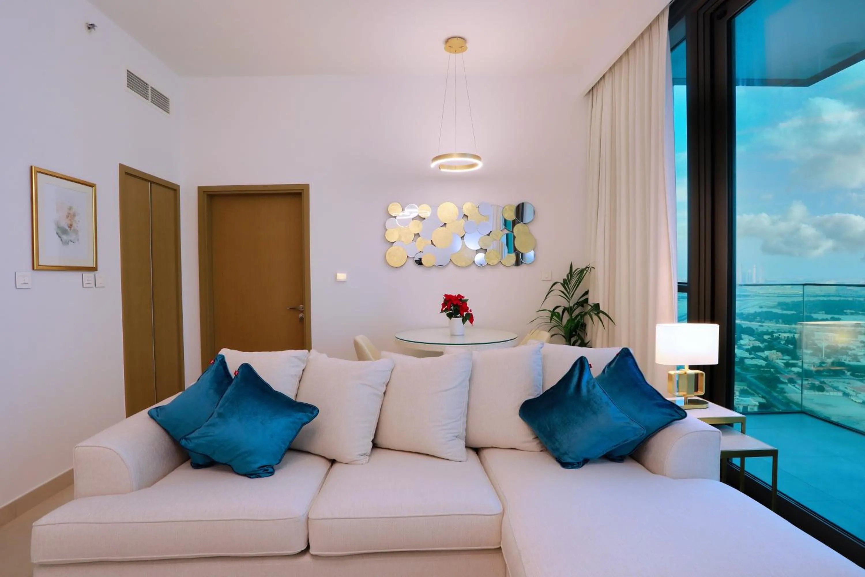 Living room in Elegant Apartment with Direct access to Dubai Mall
