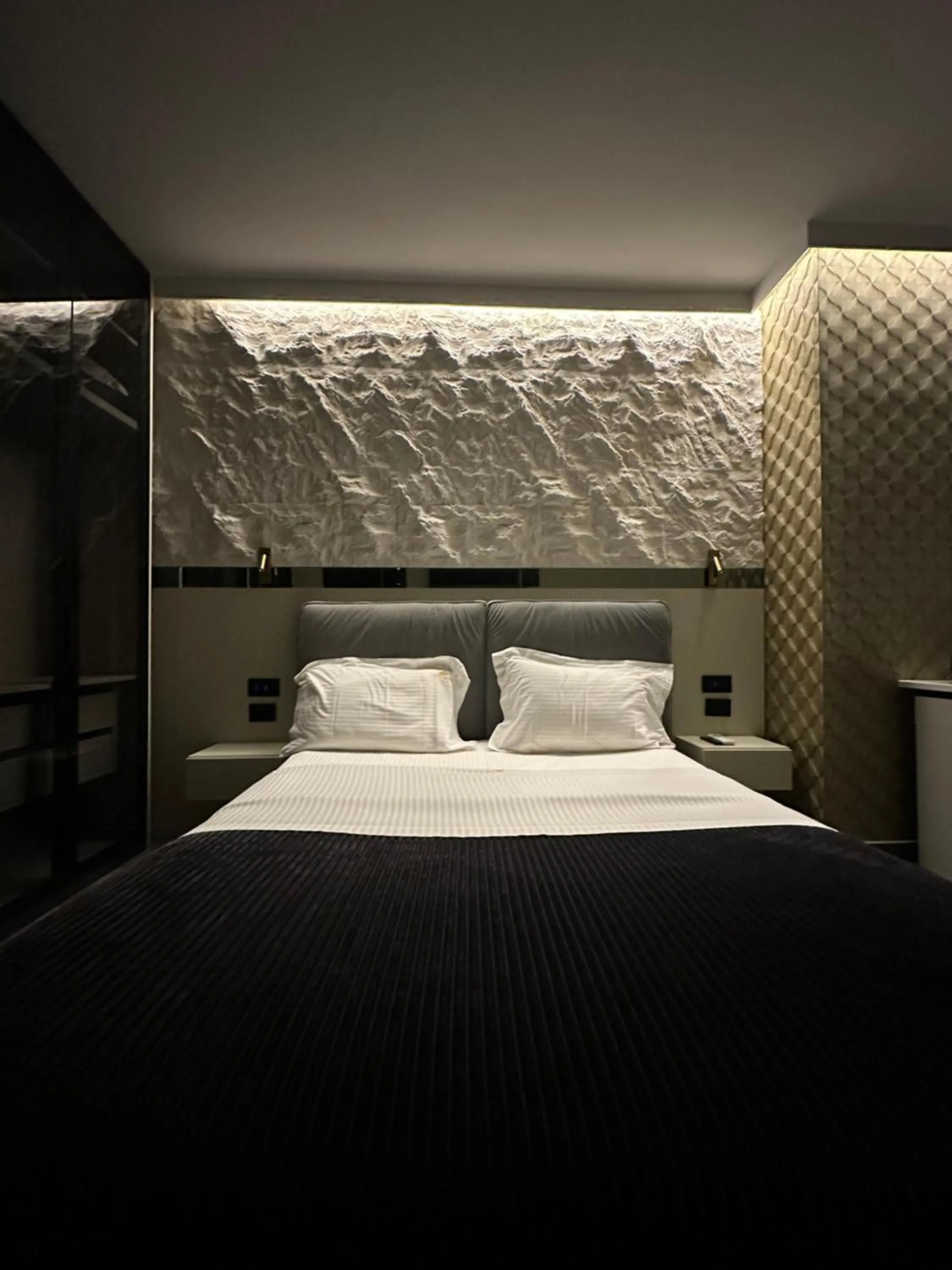 Deluxe Double Room with Shower in La Mirage Suites & Apartments