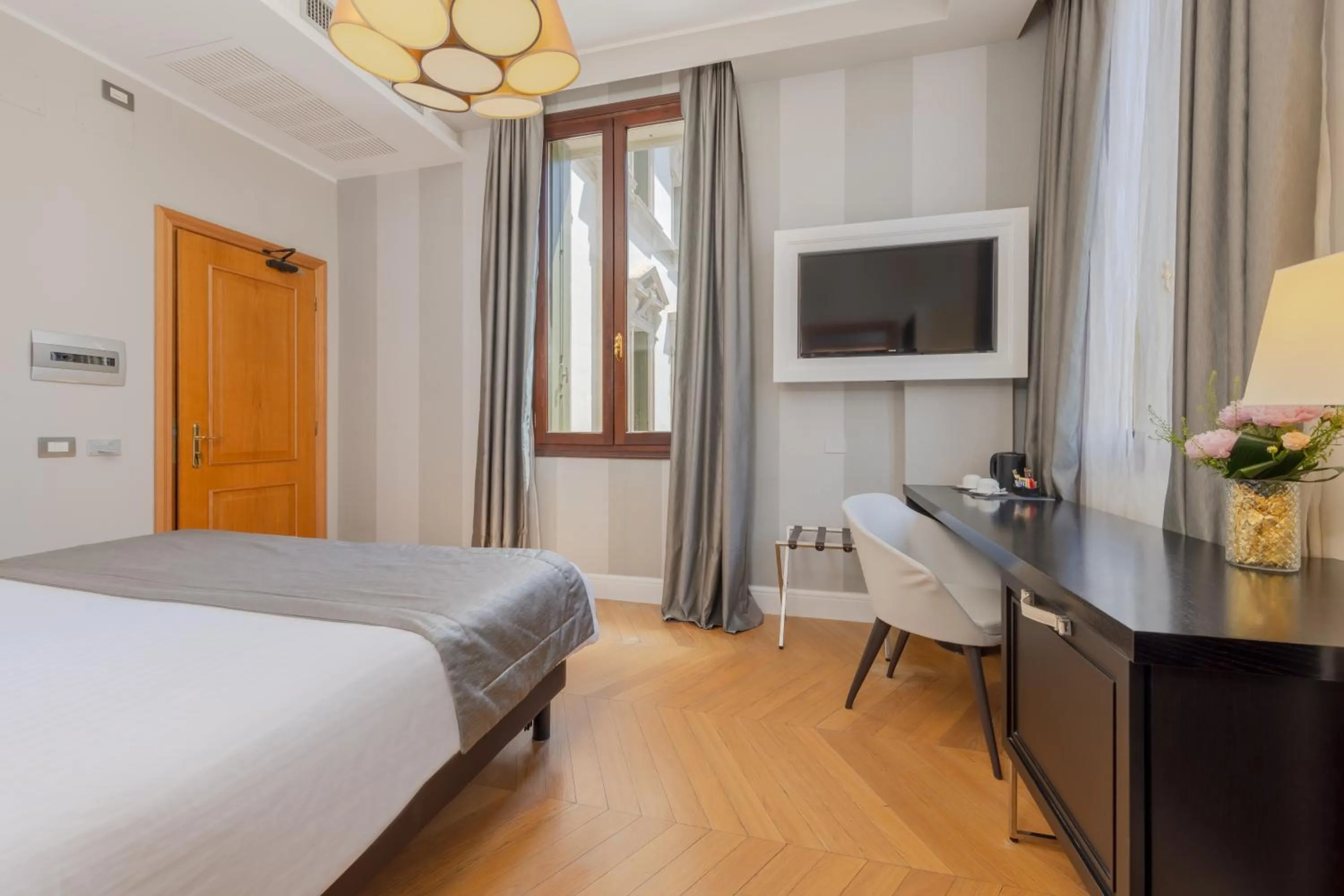 Photo of the whole room, Bed in Hotel Grande Italia