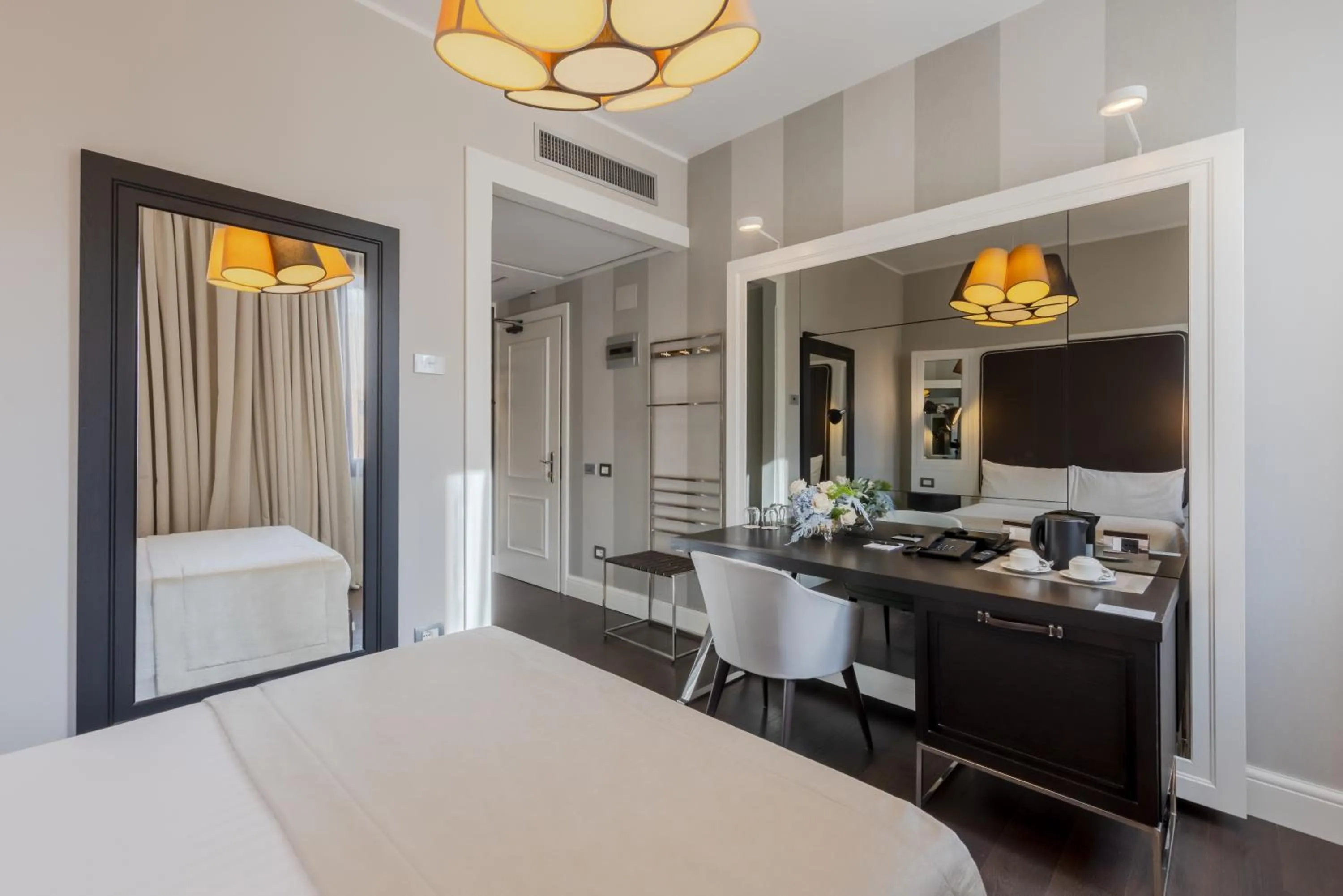 Bed in Hotel Grande Italia