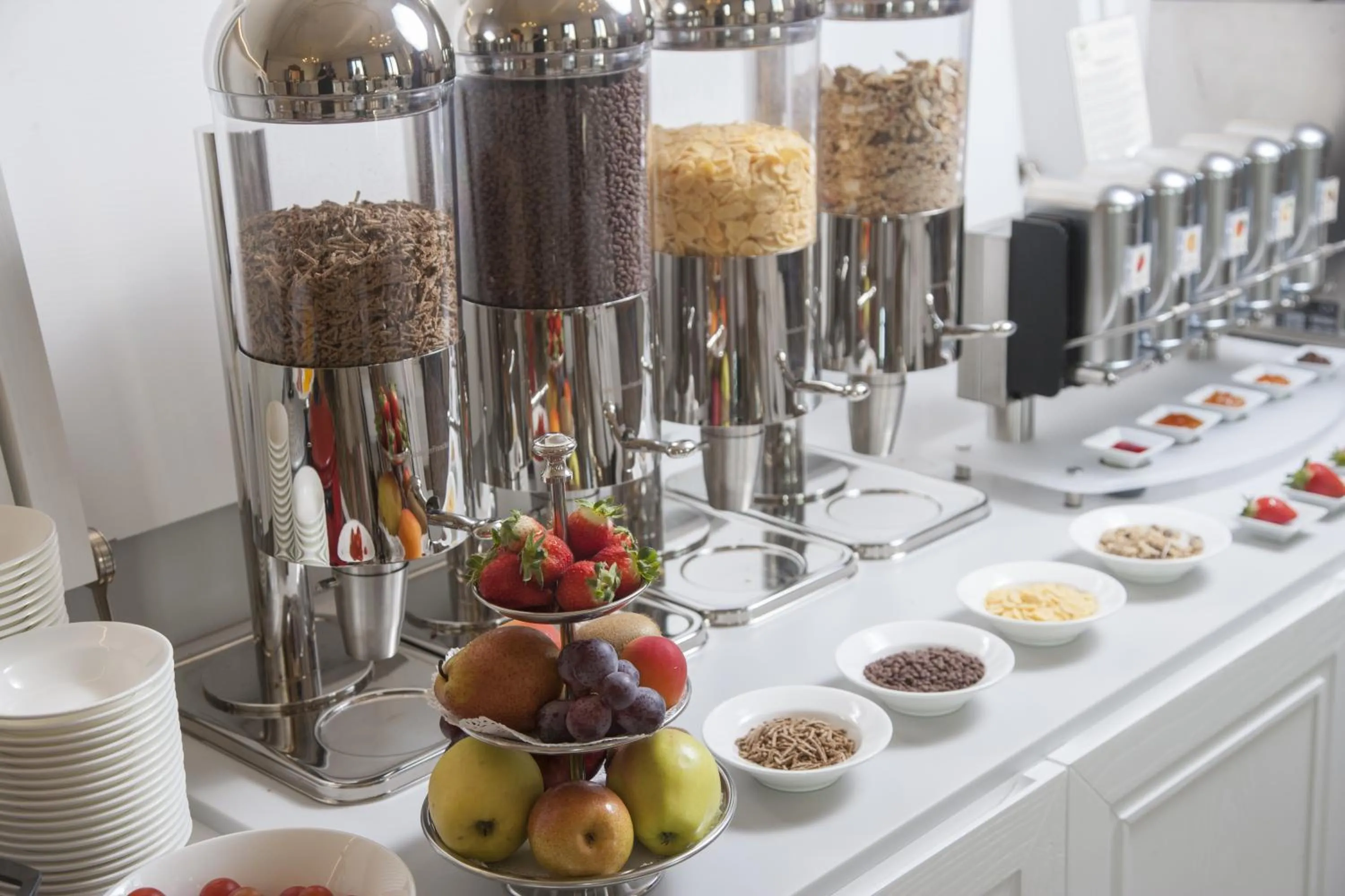 Buffet breakfast in Hotel Grande Italia