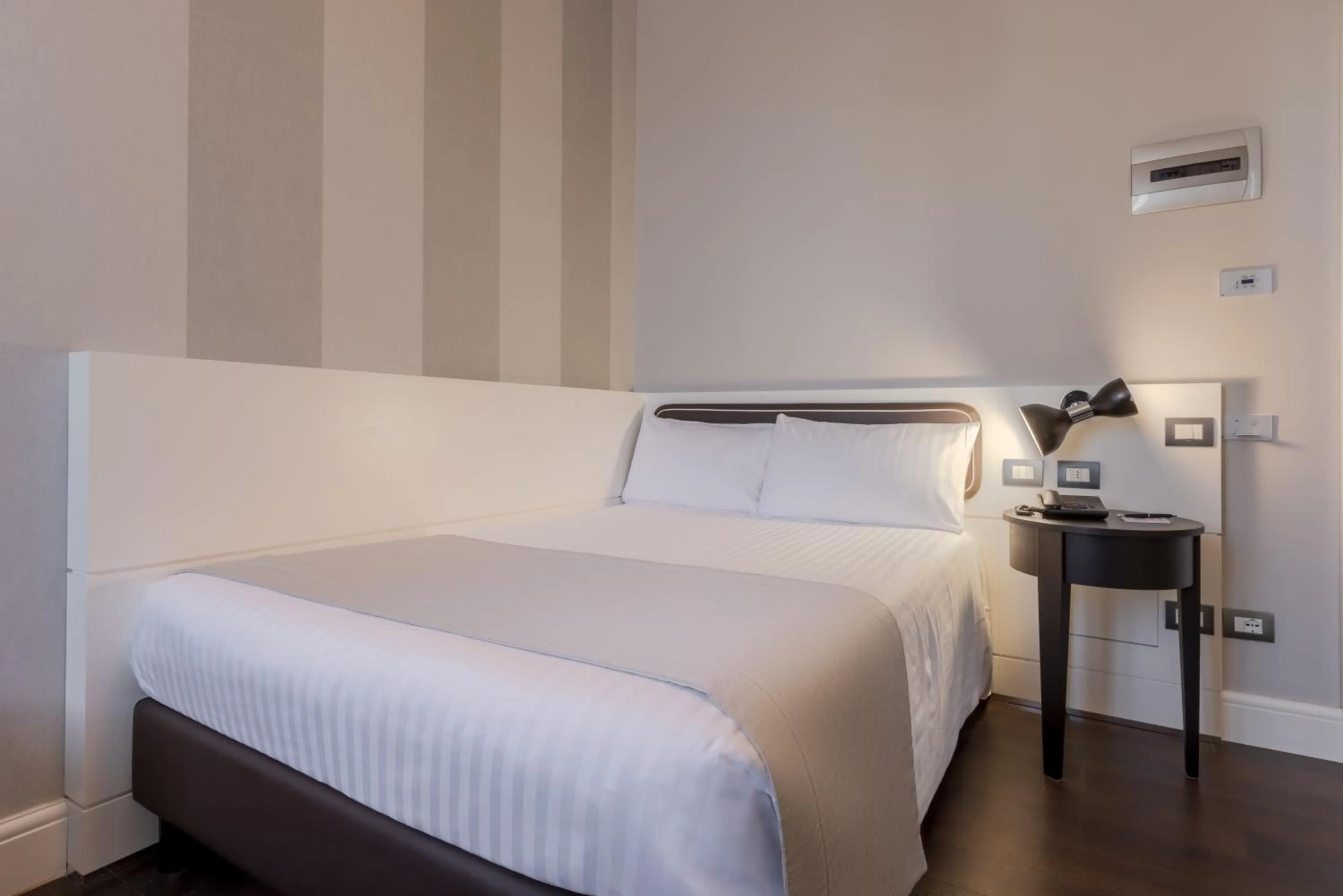 Bed in Hotel Grande Italia